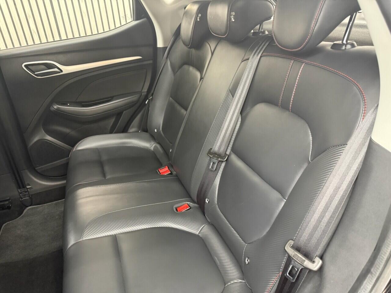 MG ZS view 7