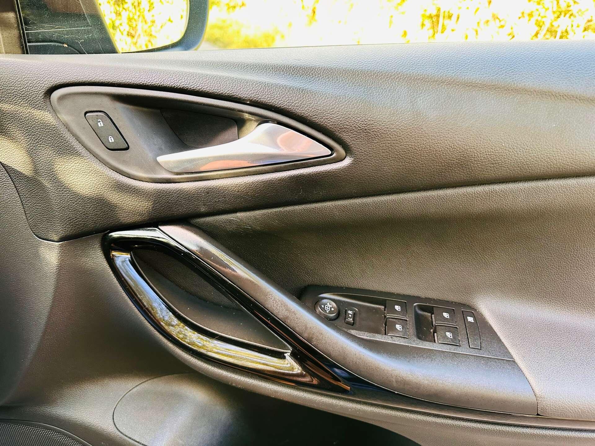 Vauxhall Astra view 25