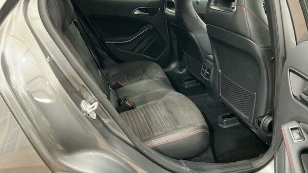 Mercedes-Benz Gla view 3