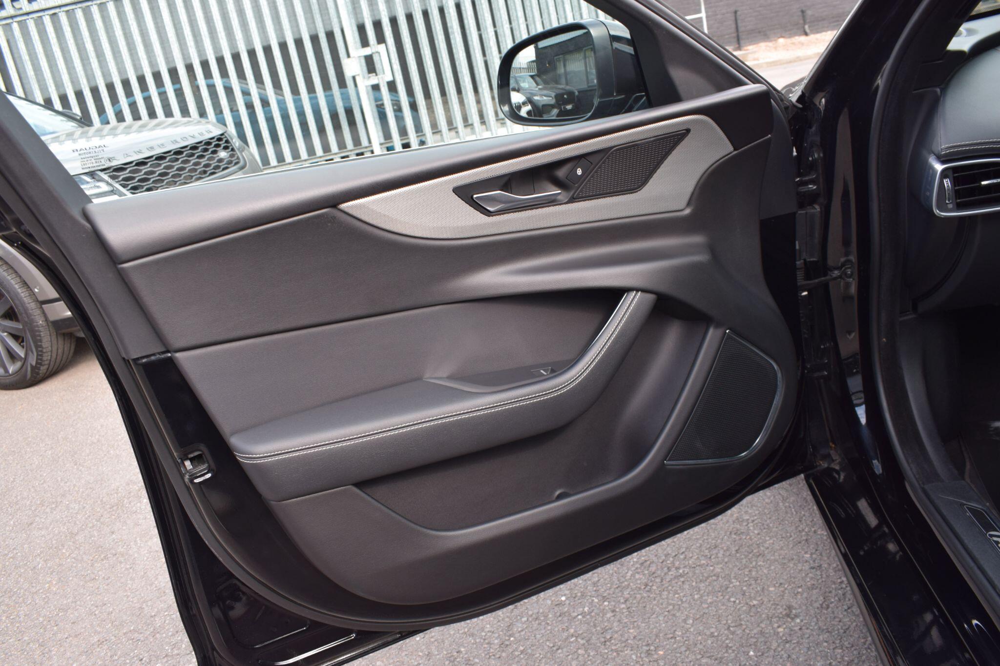 Jaguar Xe view 15