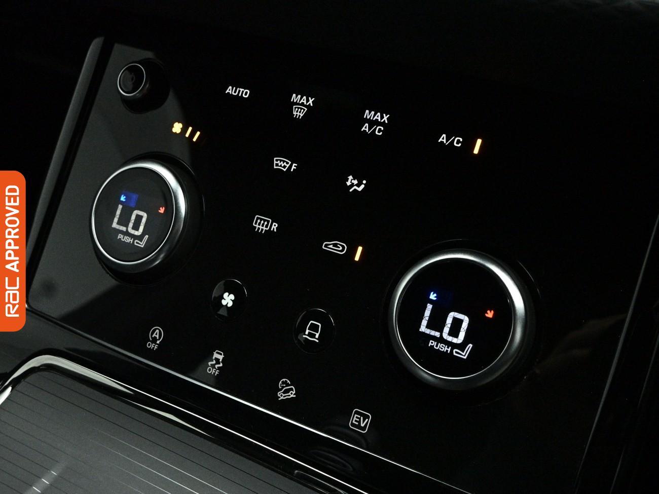 Land Rover Range Rover Evoque view 15