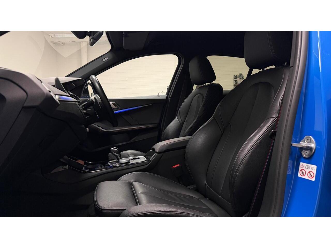 BMW 1 Series view 22