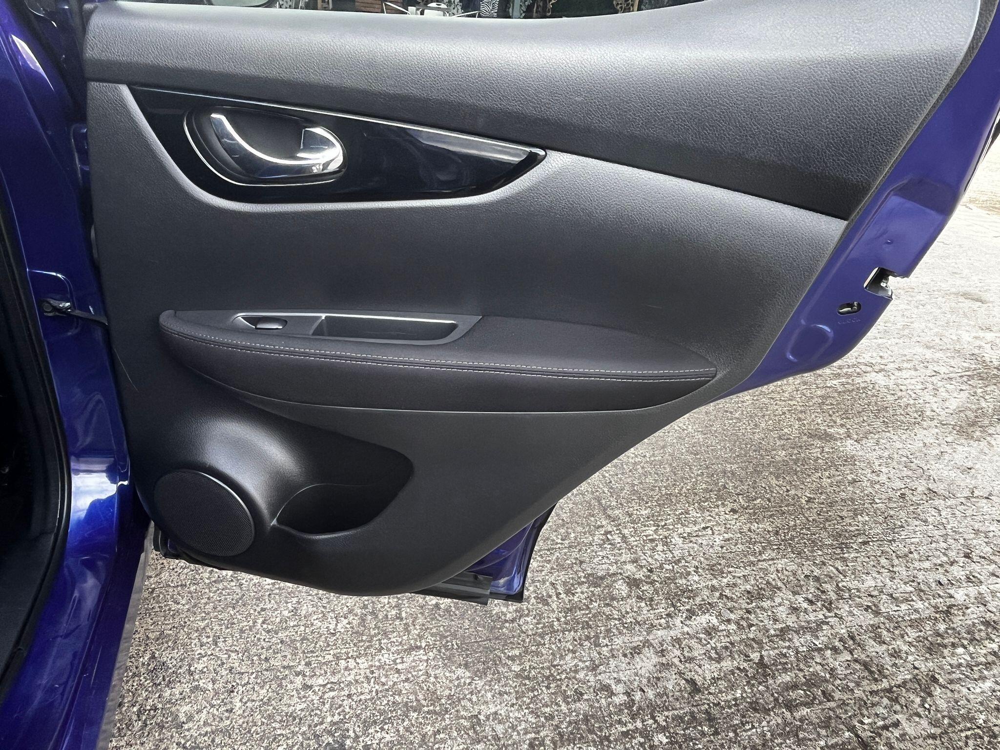 2015 Nissan Qashqai 1.5 dCi Acenta Premium 2WD Euro 5 (s/s) 5dr • 108,000 miles image 31