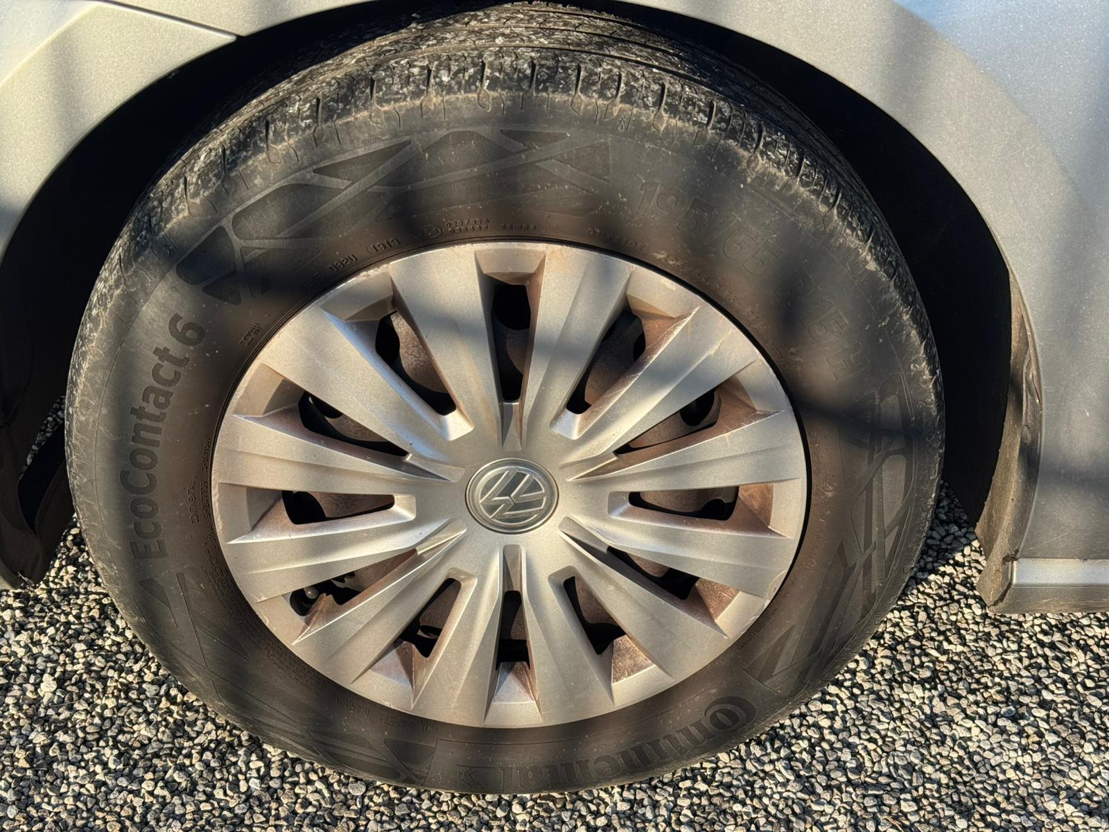 2013 Volkswagen Golf image 29