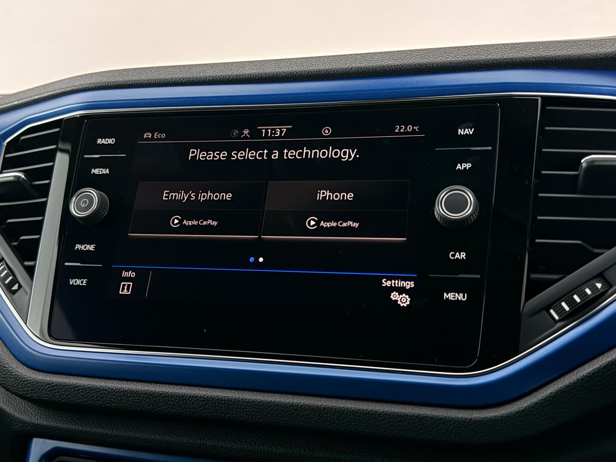 Volkswagen T-Roc view 26