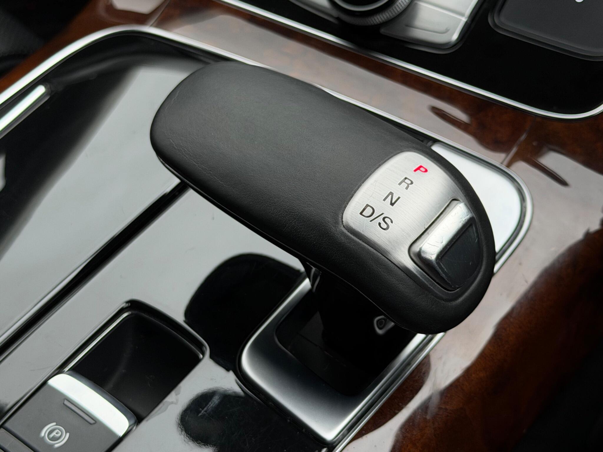 Audi A8 view 42