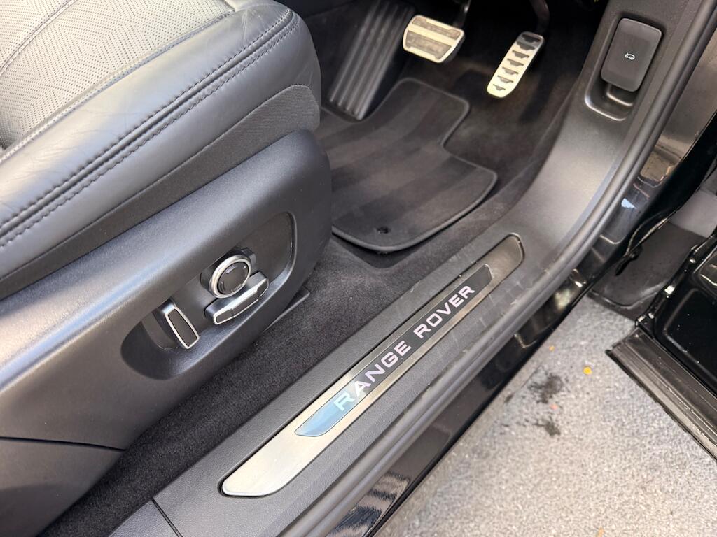 Land Rover Range Rover Evoque view 44