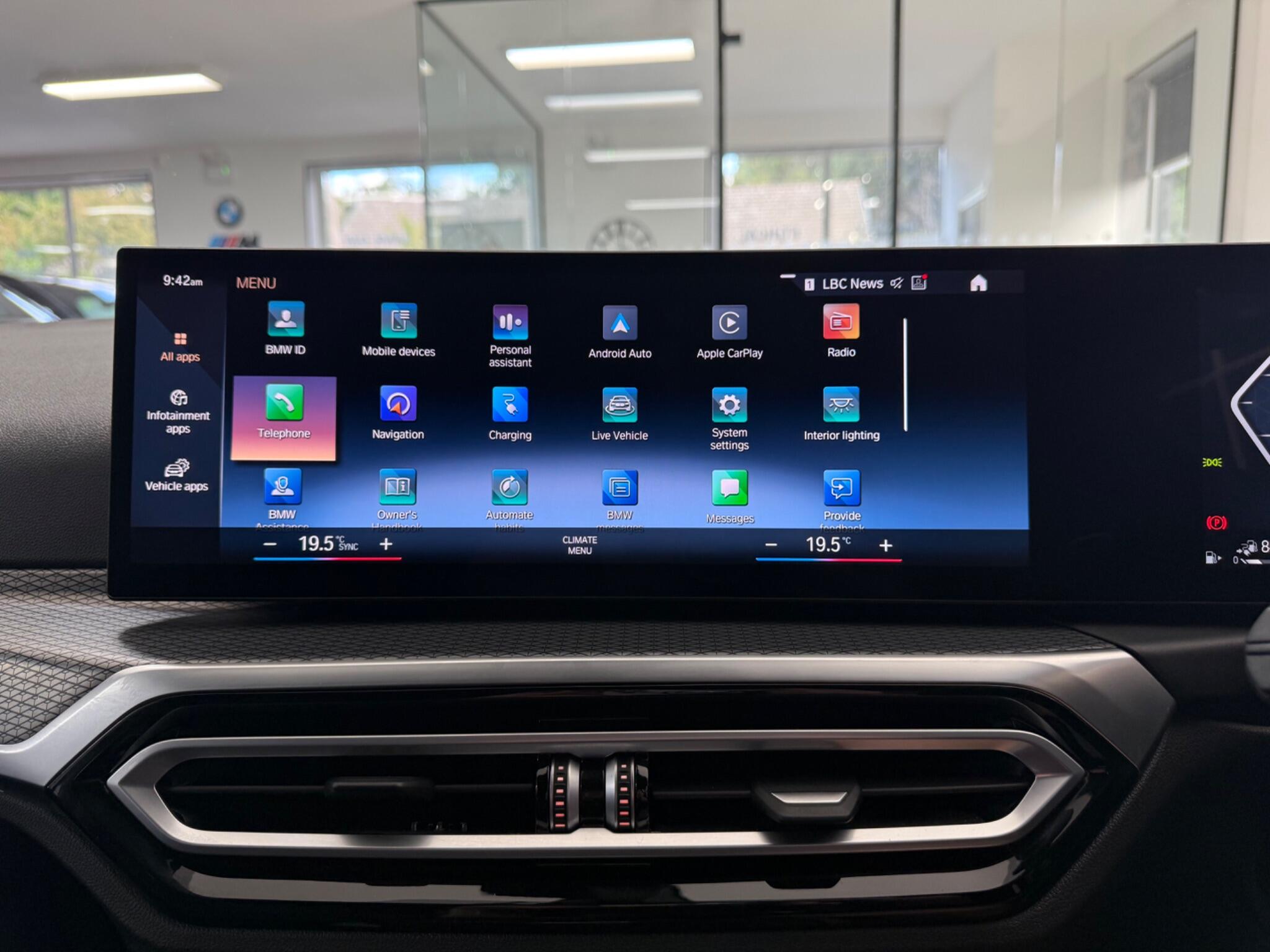 BMW 3 Series view 19