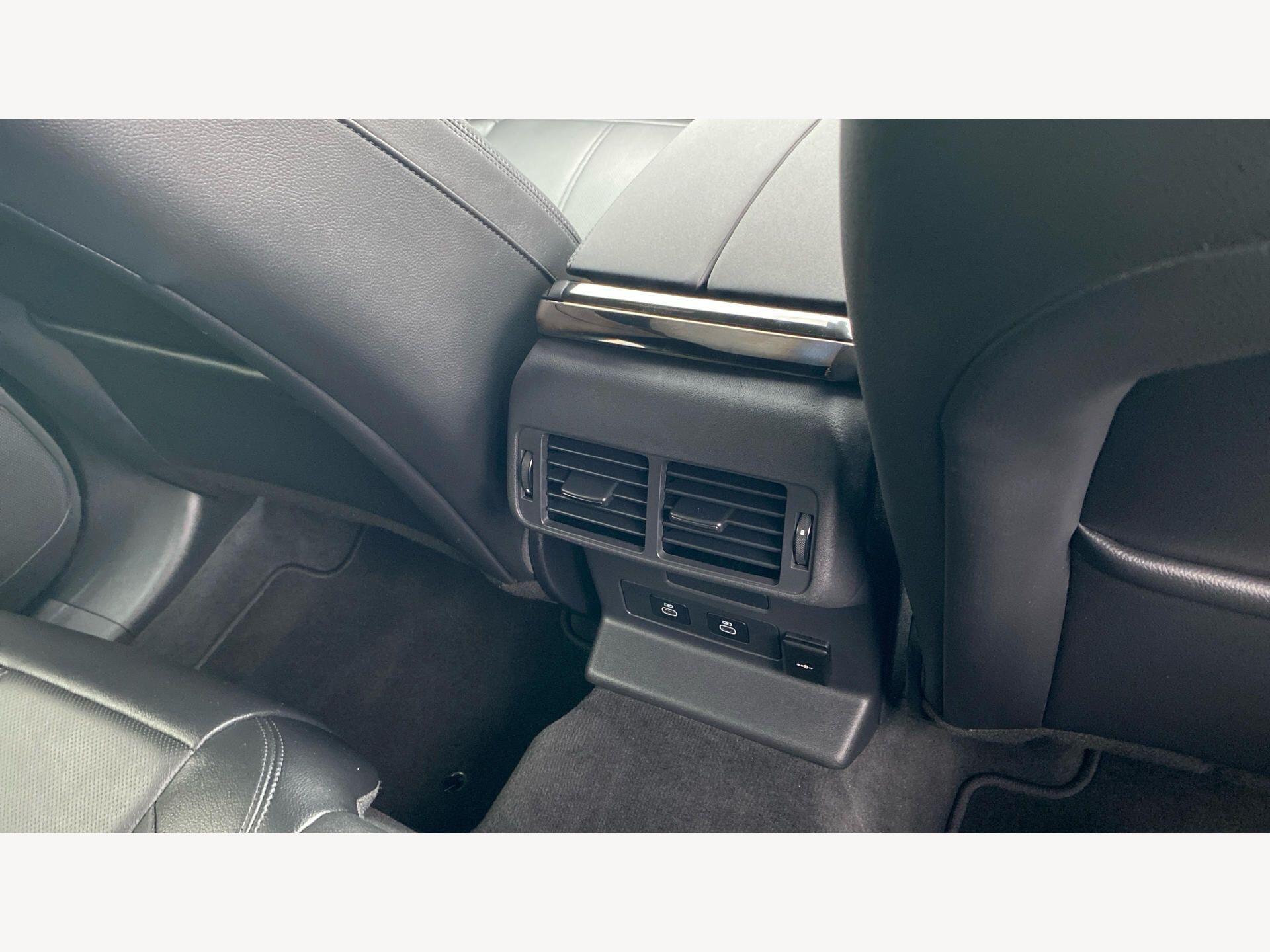 Land Rover Range Rover Velar view 22