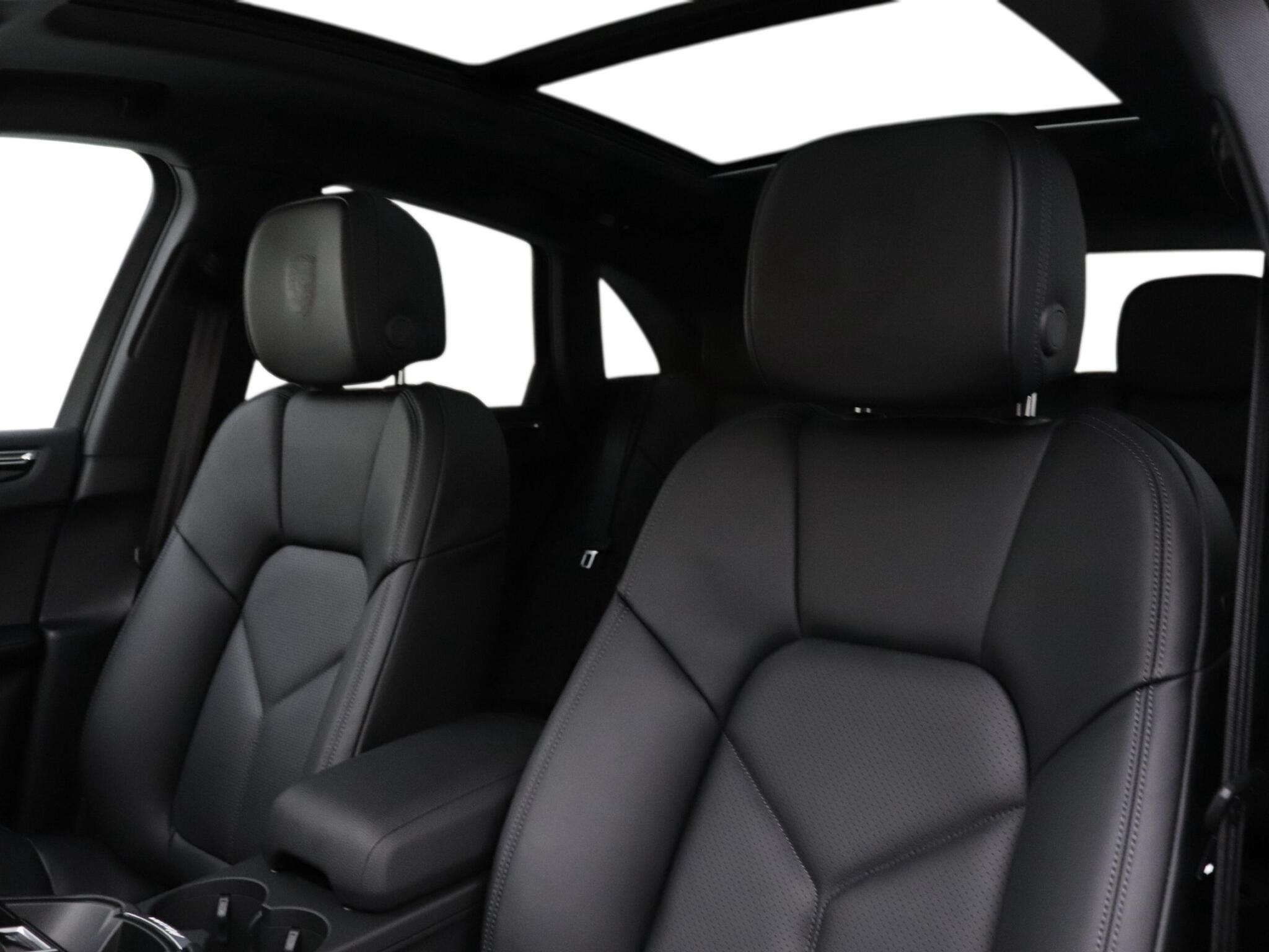 Porsche Macan view 14
