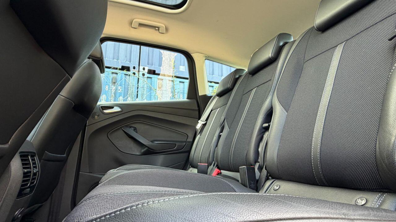 Ford C-Max view 13