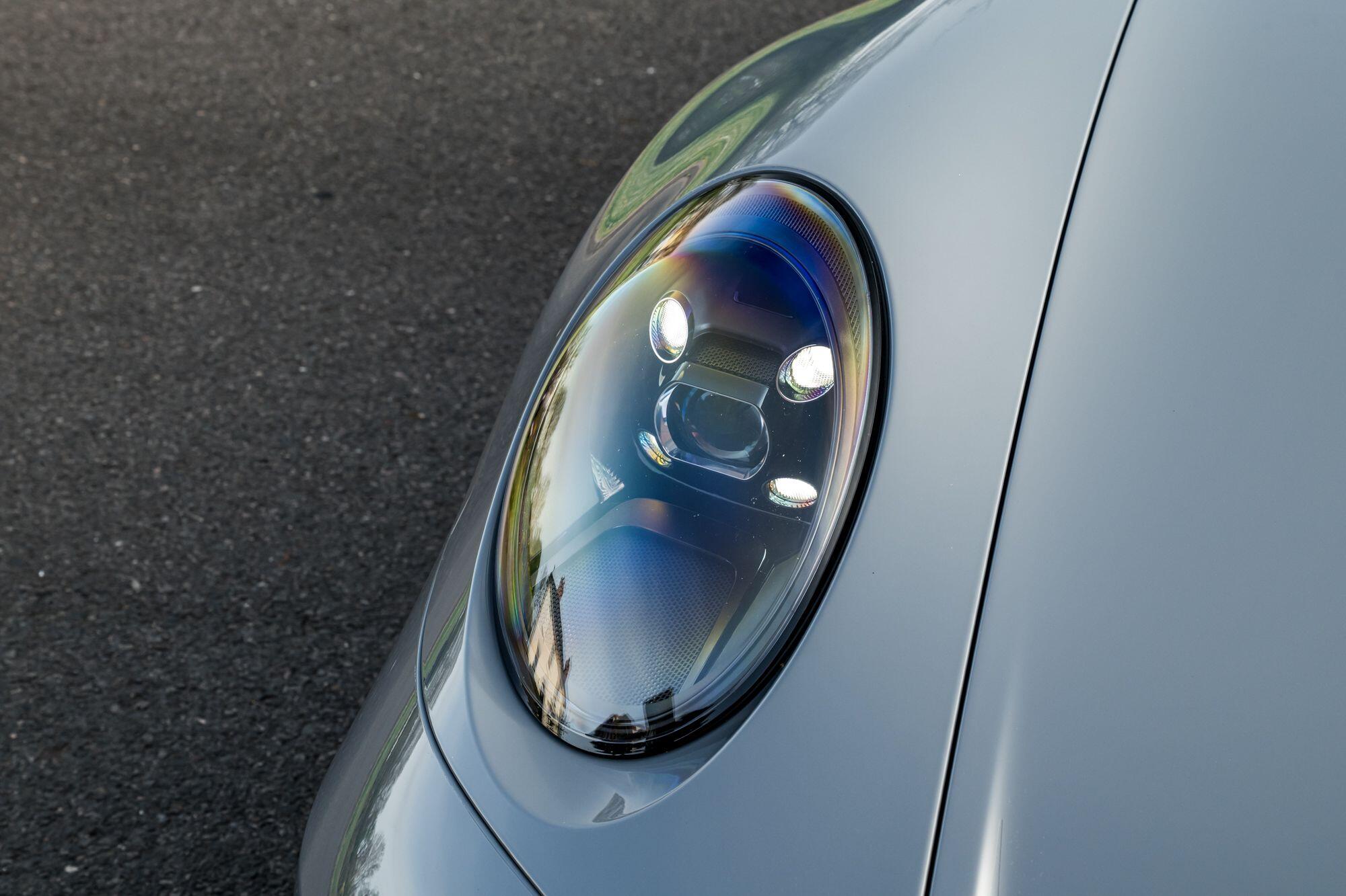 Porsche 911 view 17