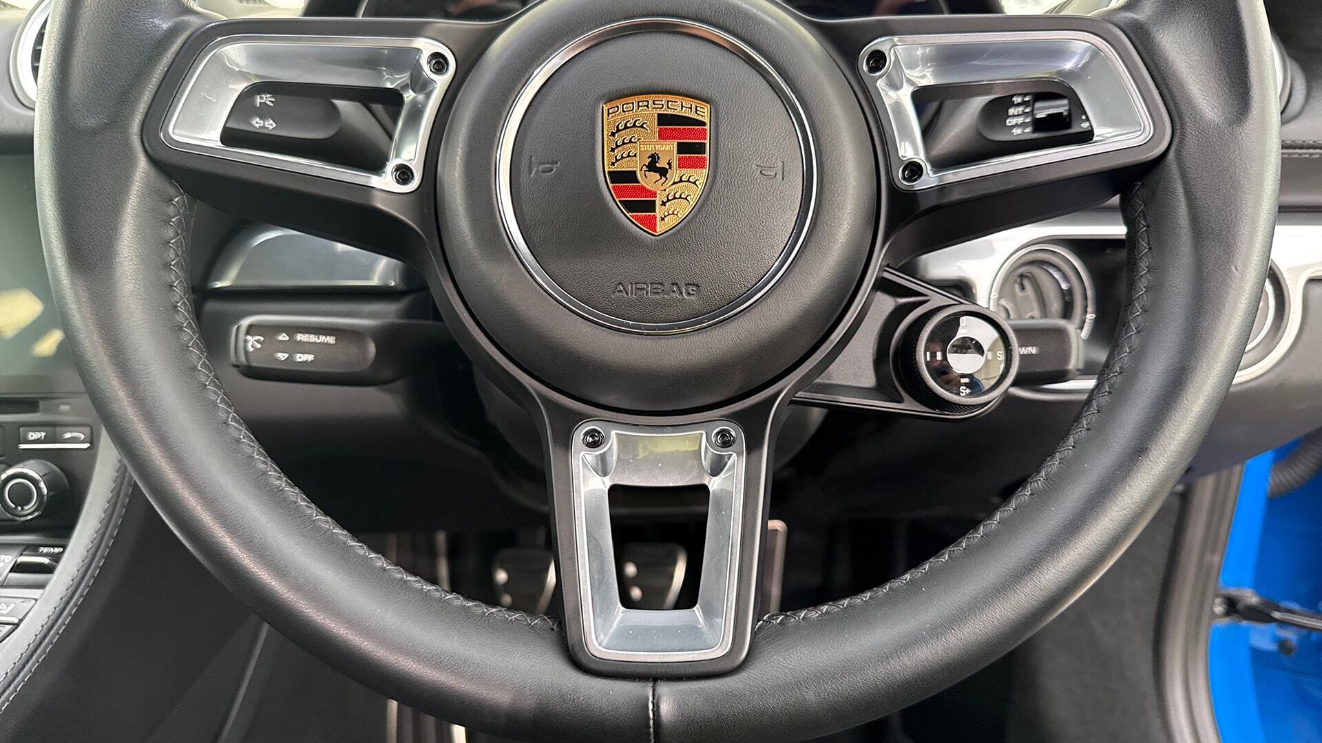 Porsche Cayman view 27