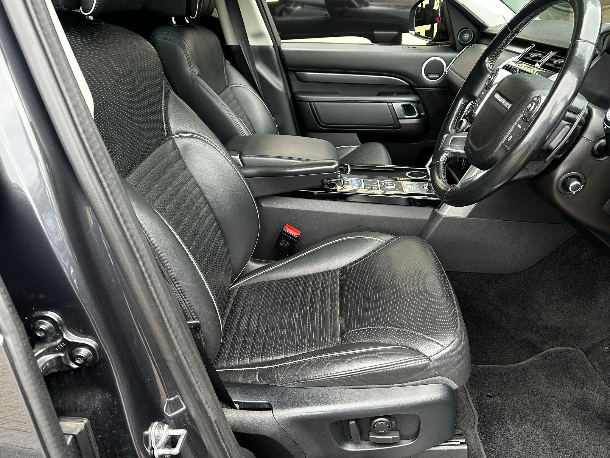 Land Rover Discovery view 8