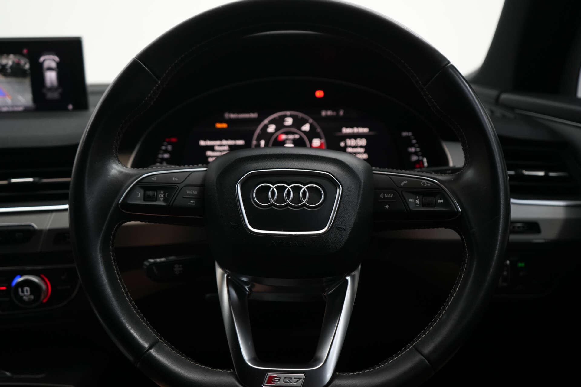 Audi SQ7 view 38