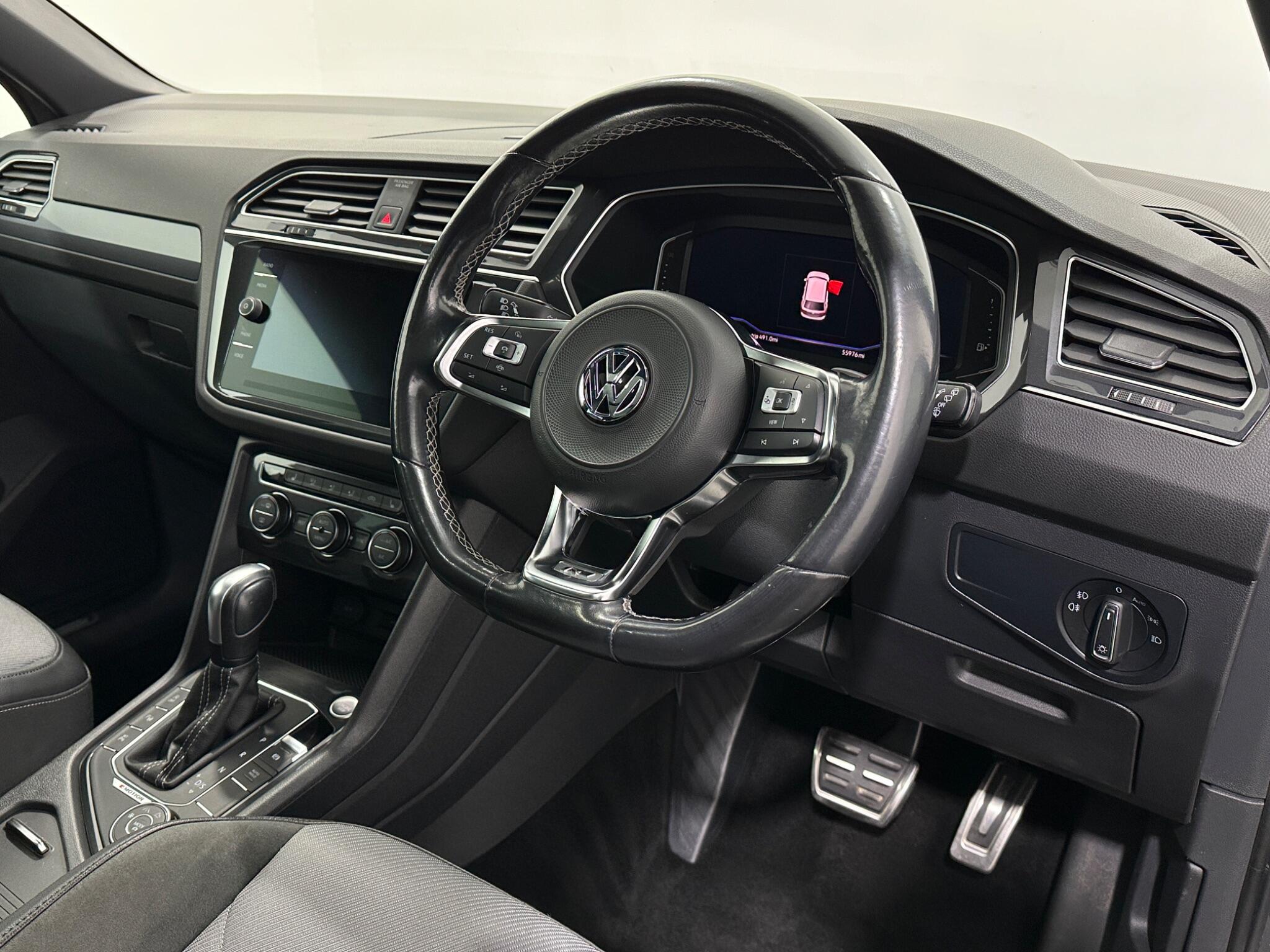 Volkswagen Tiguan view 11