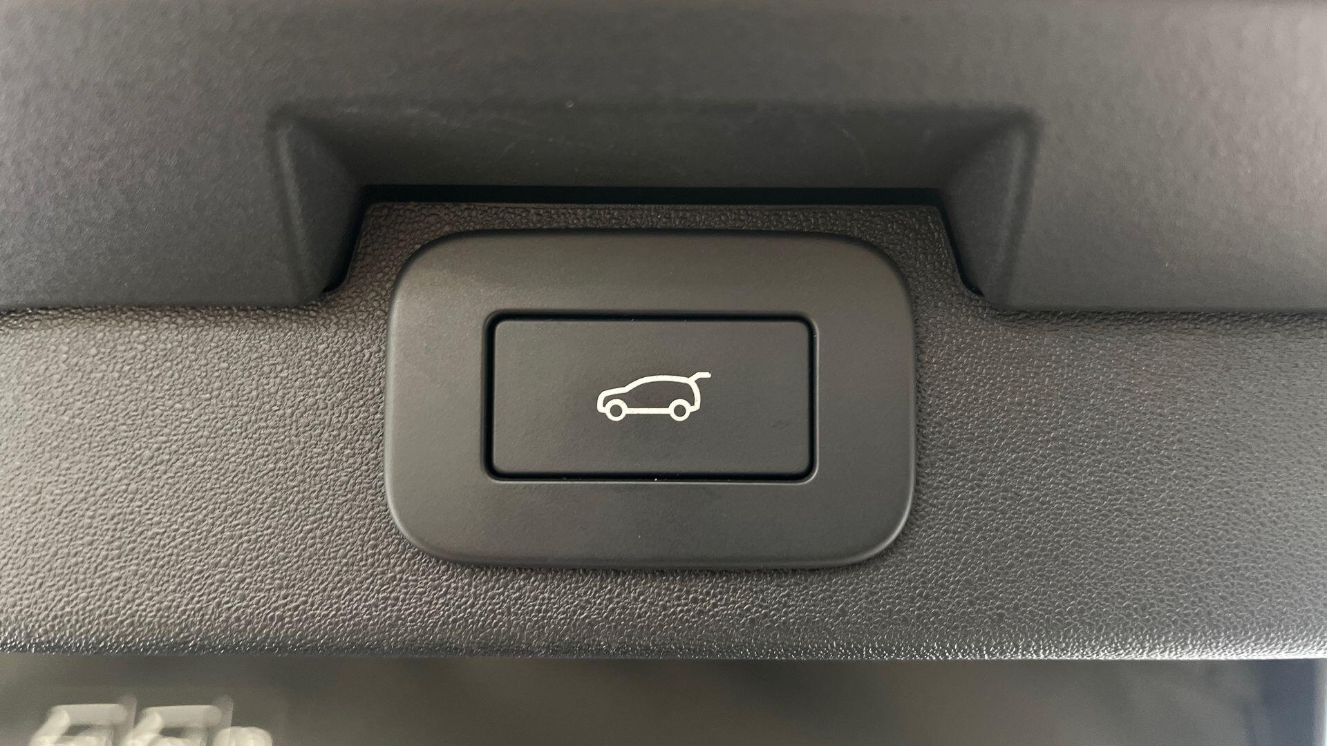 Land Rover Discovery view 27