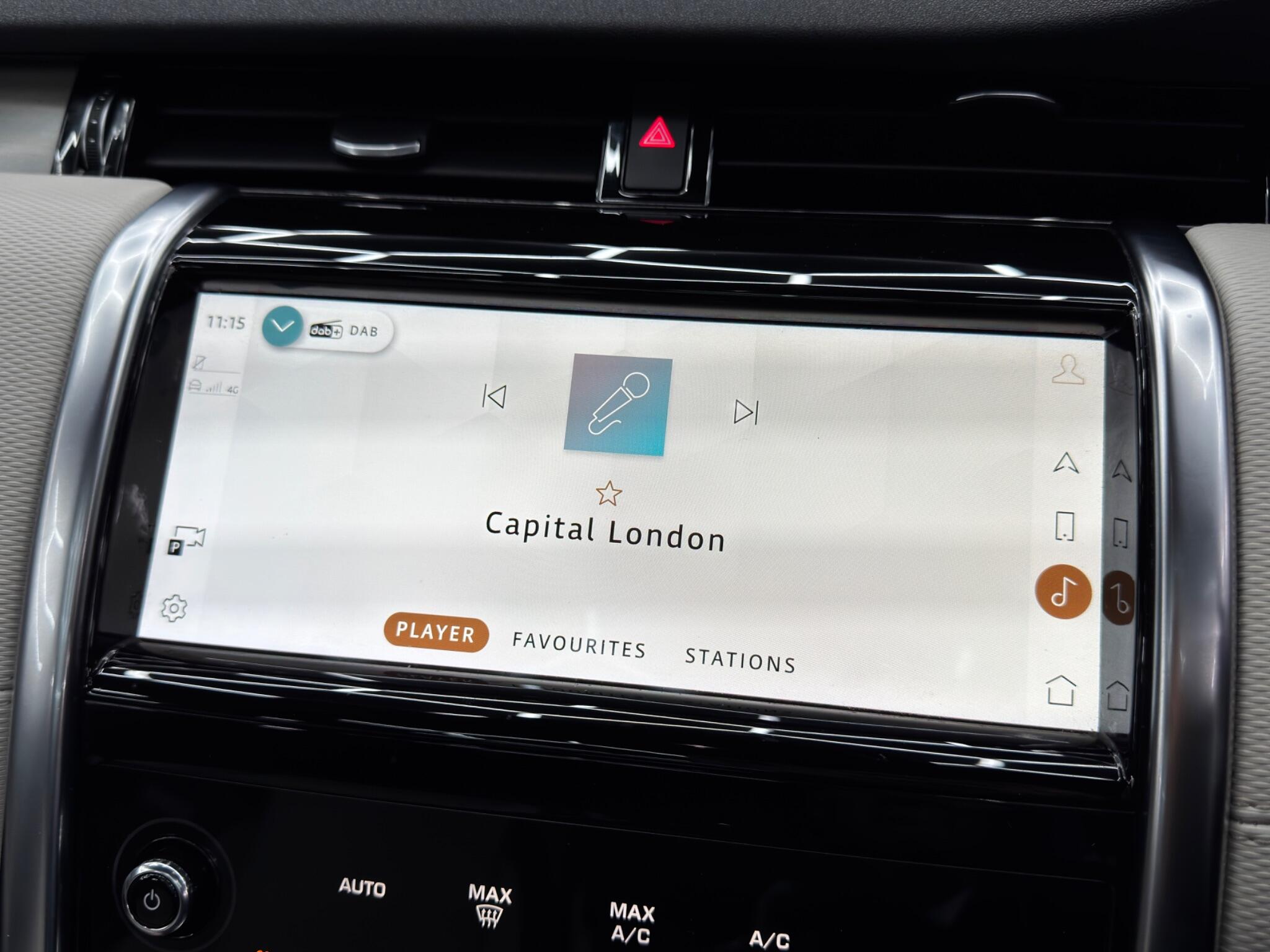 Land Rover Discovery Sport view 31