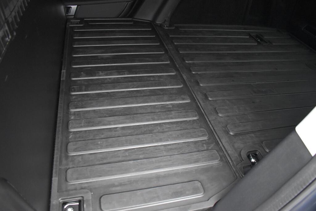 Land Rover Discovery 3 view 36