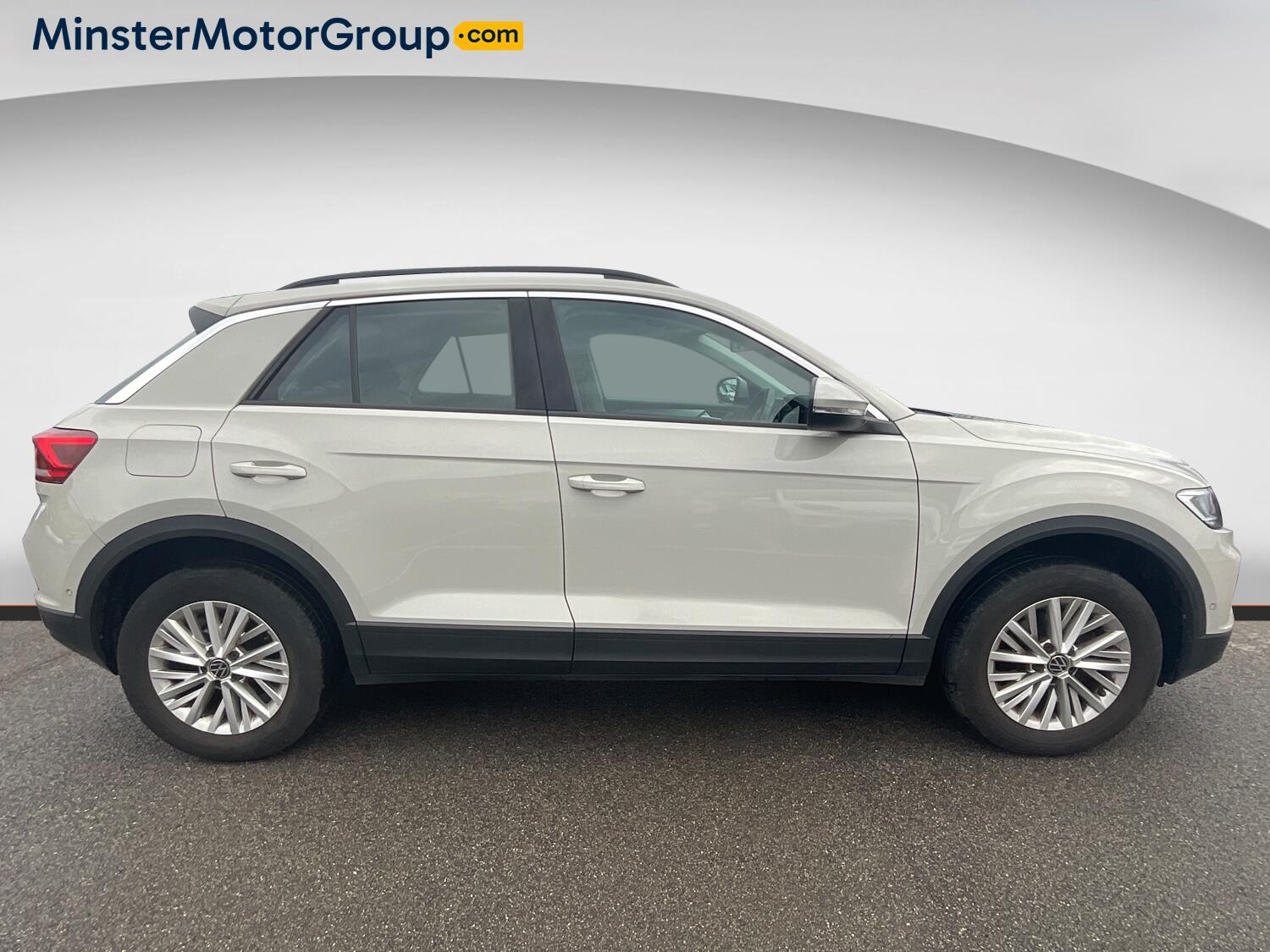 Volkswagen T-Roc view 2