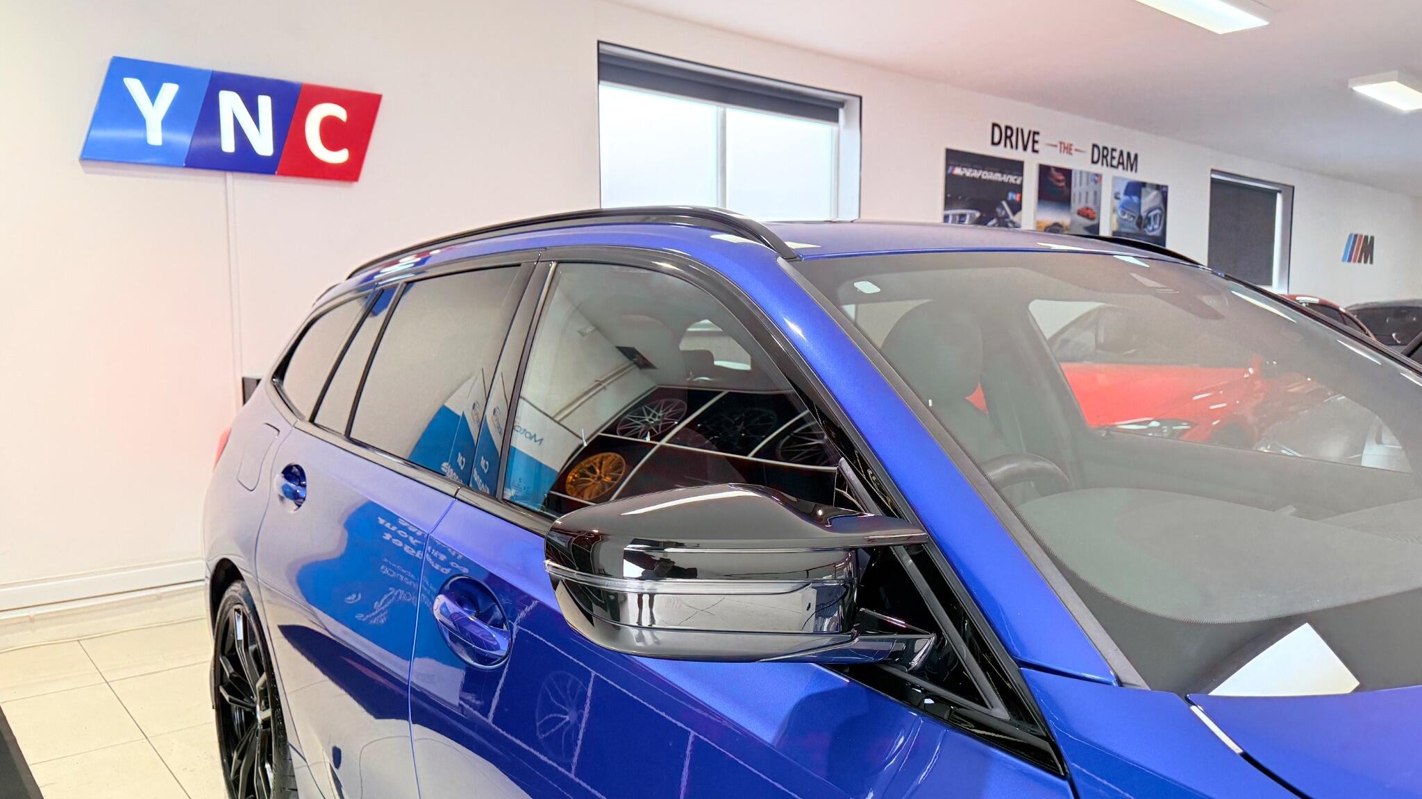BMW 3 Series view 44