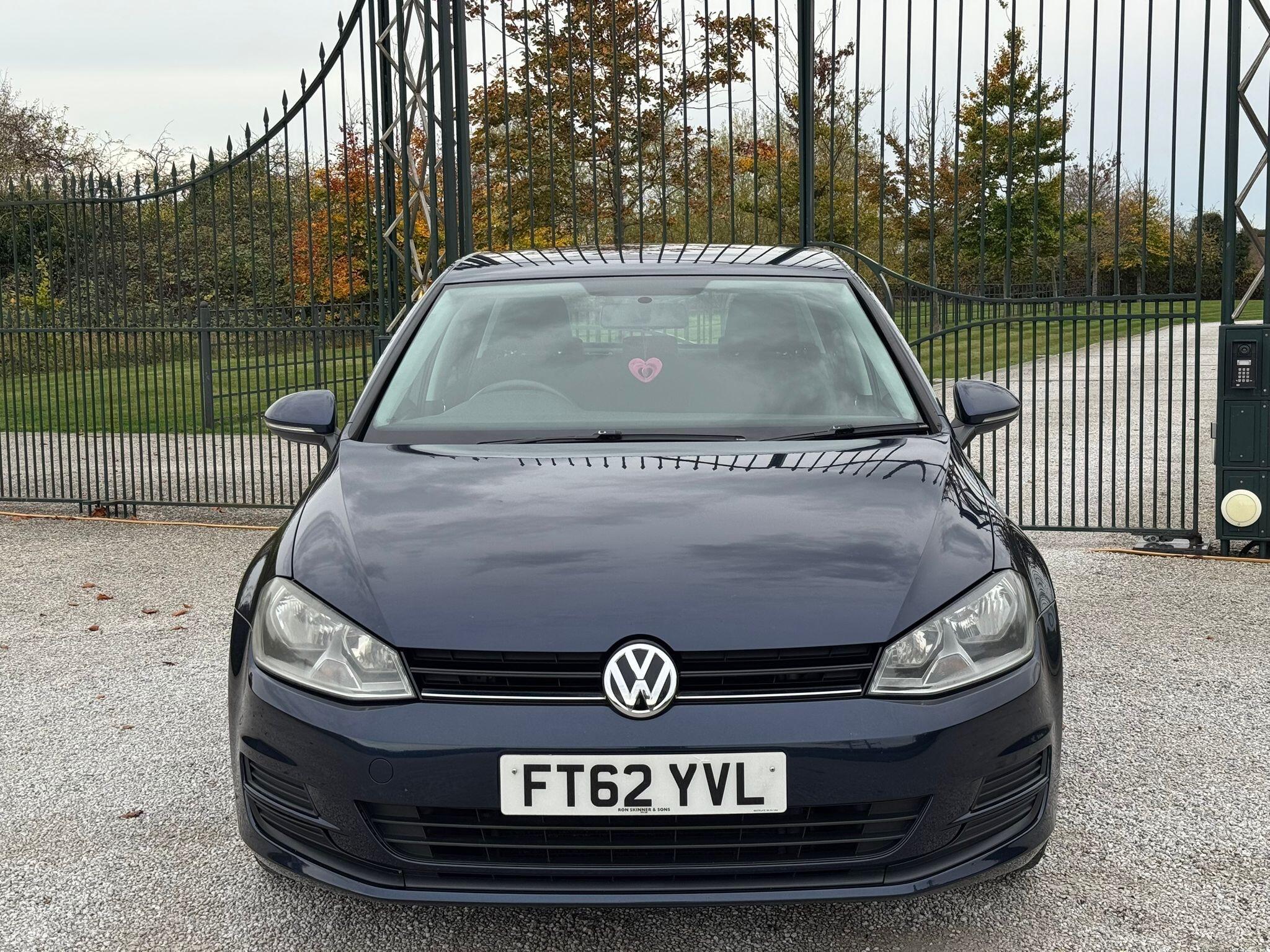 2013 Volkswagen Golf image 3
