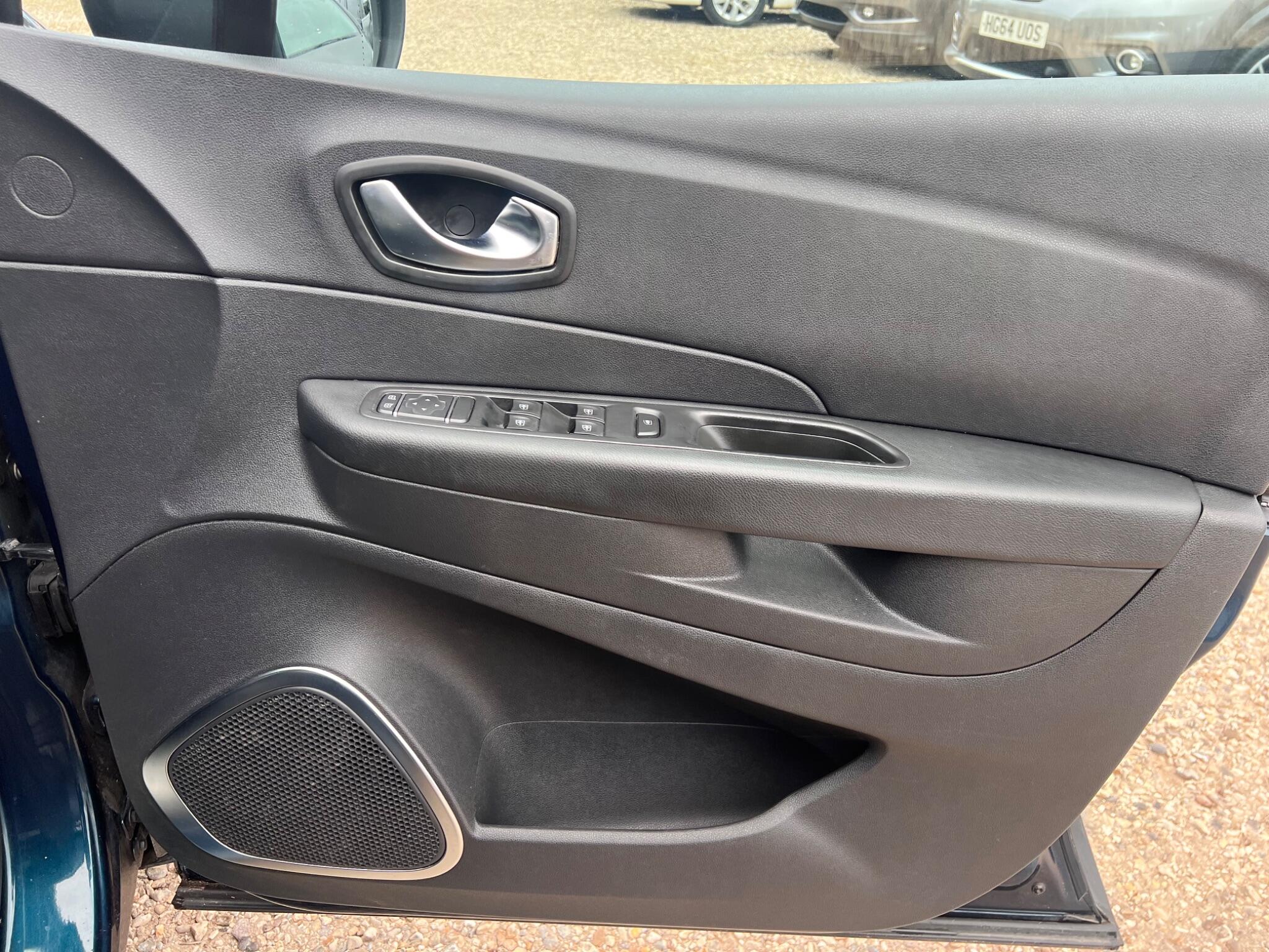 Renault Captur view 55