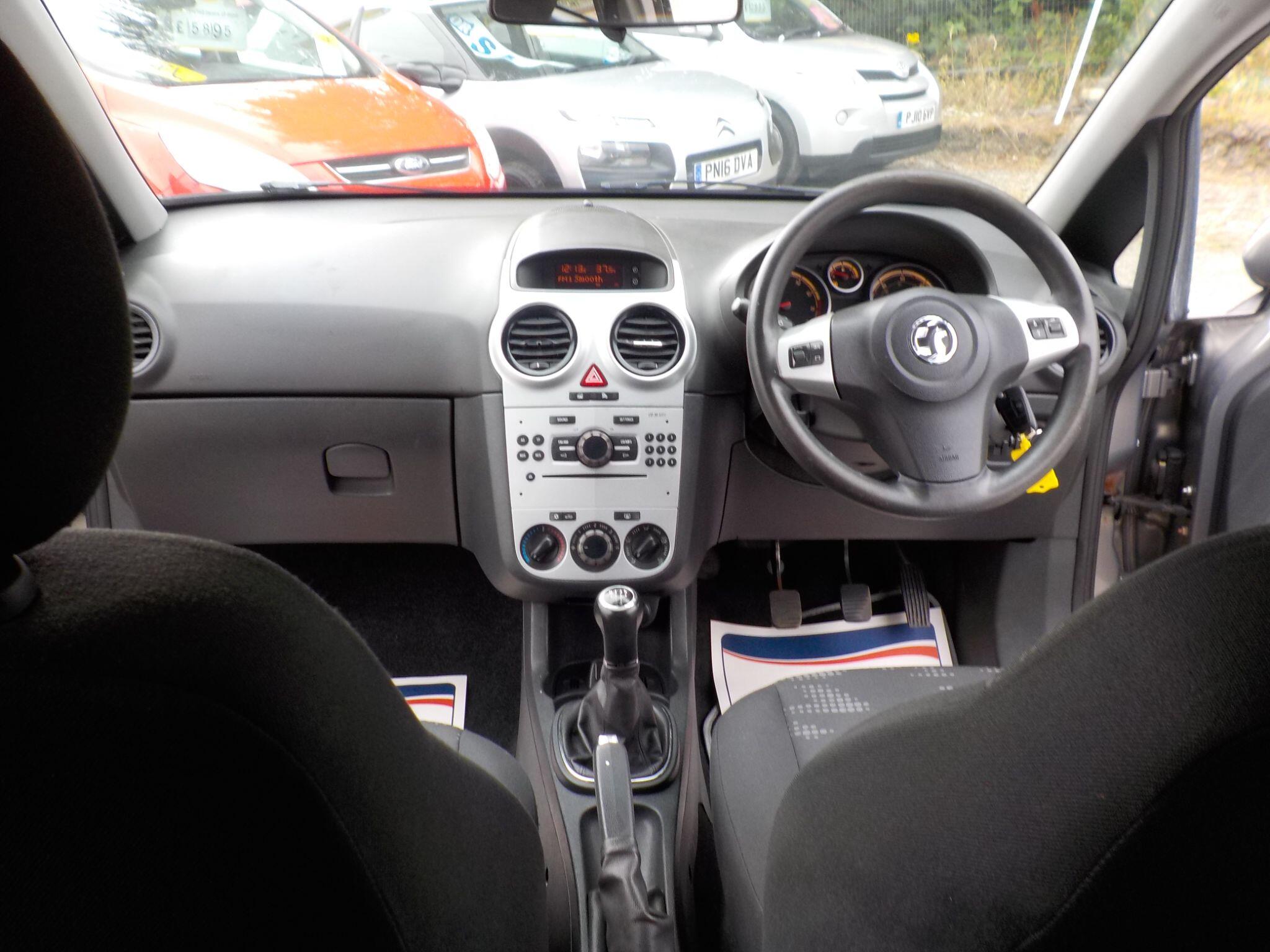 Vauxhall Corsa 1.2i ecoFLEX 16V Exclusiv Euro 5 (s/s) 3dr (A/C)