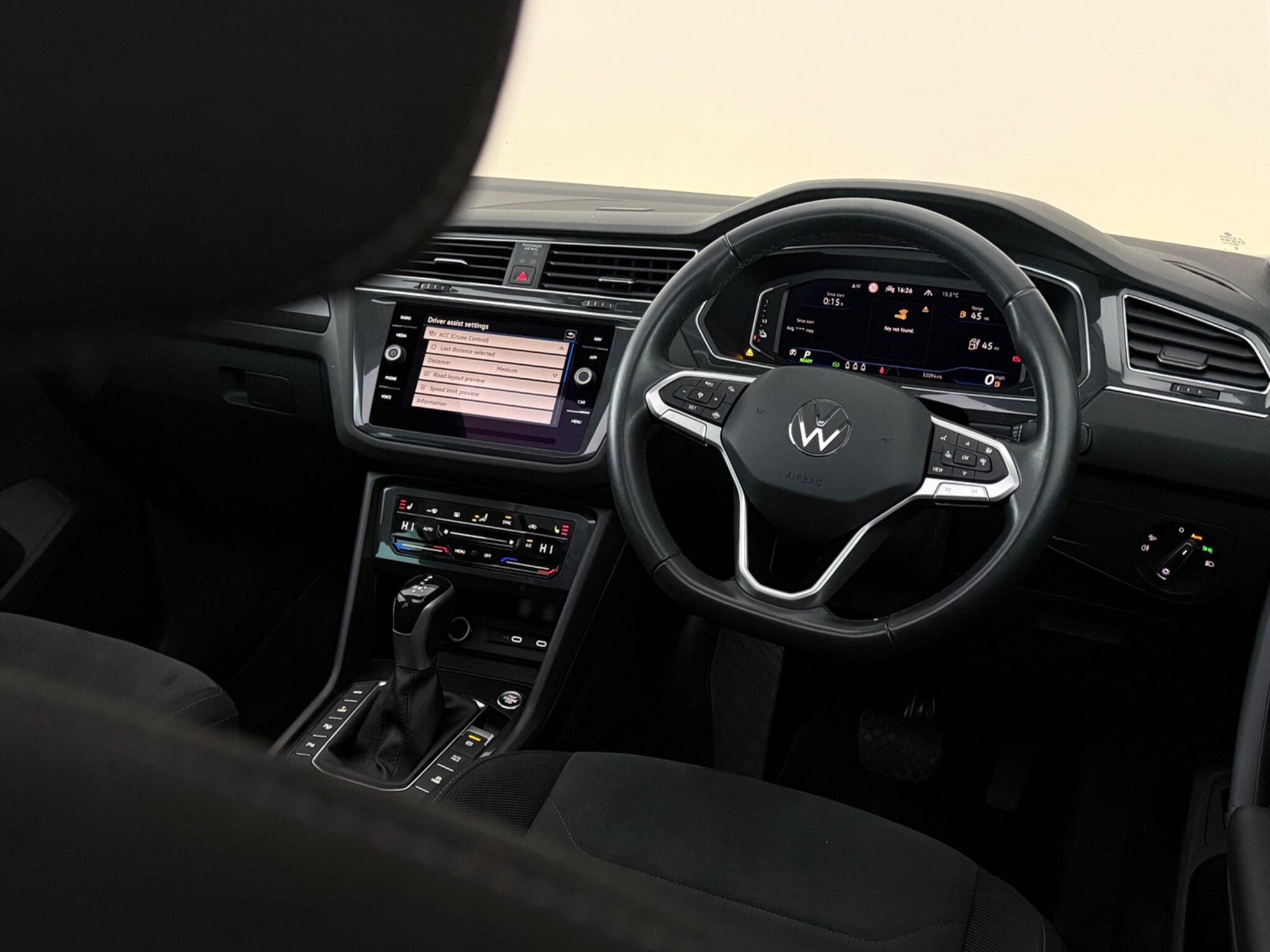 Volkswagen Tiguan view 14