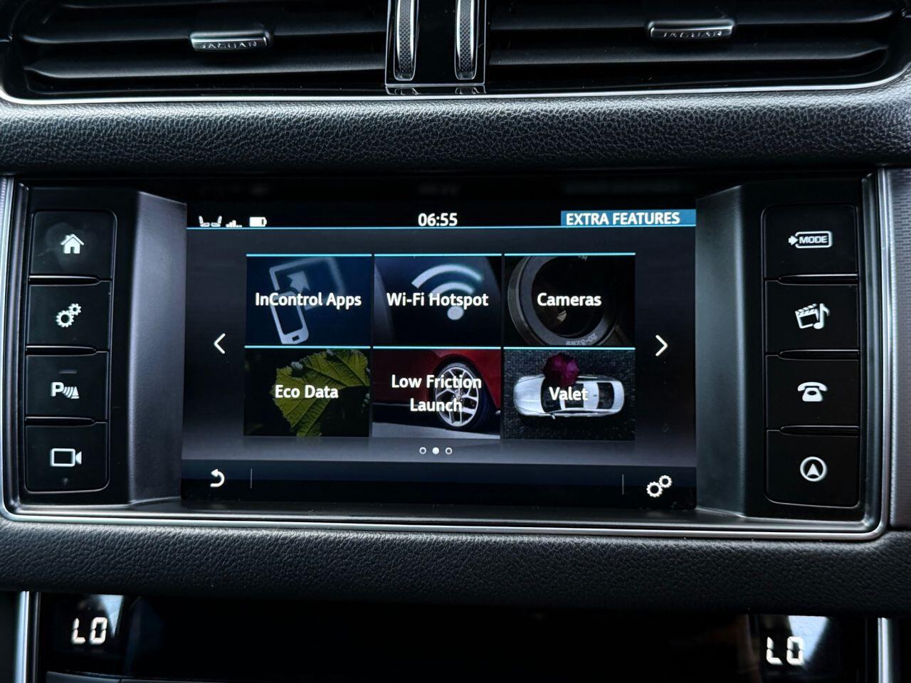 Jaguar XF view 38