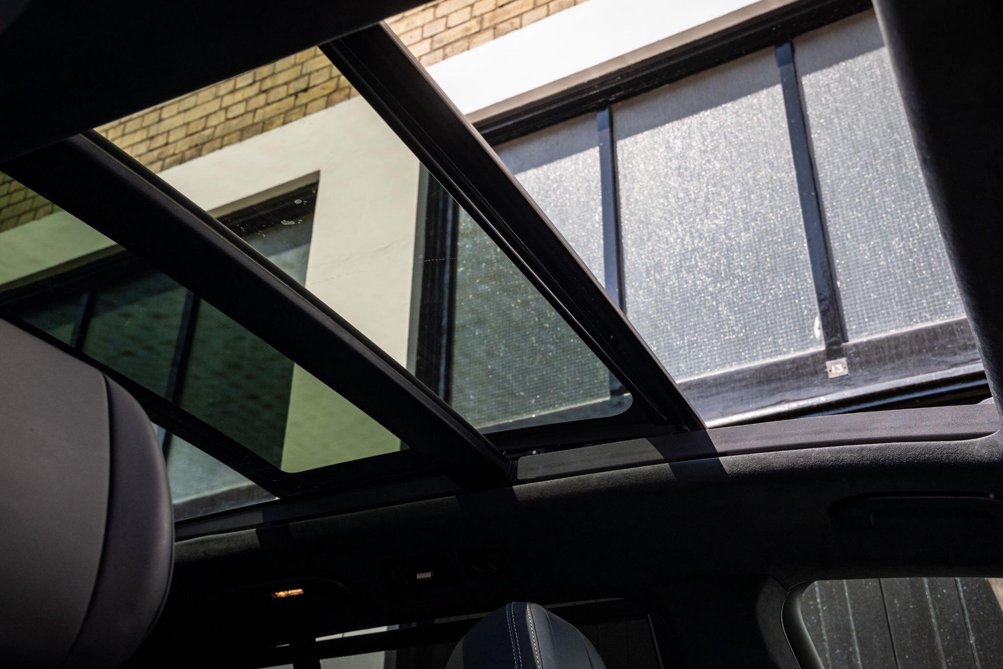 Mercedes-Benz GLS view 33