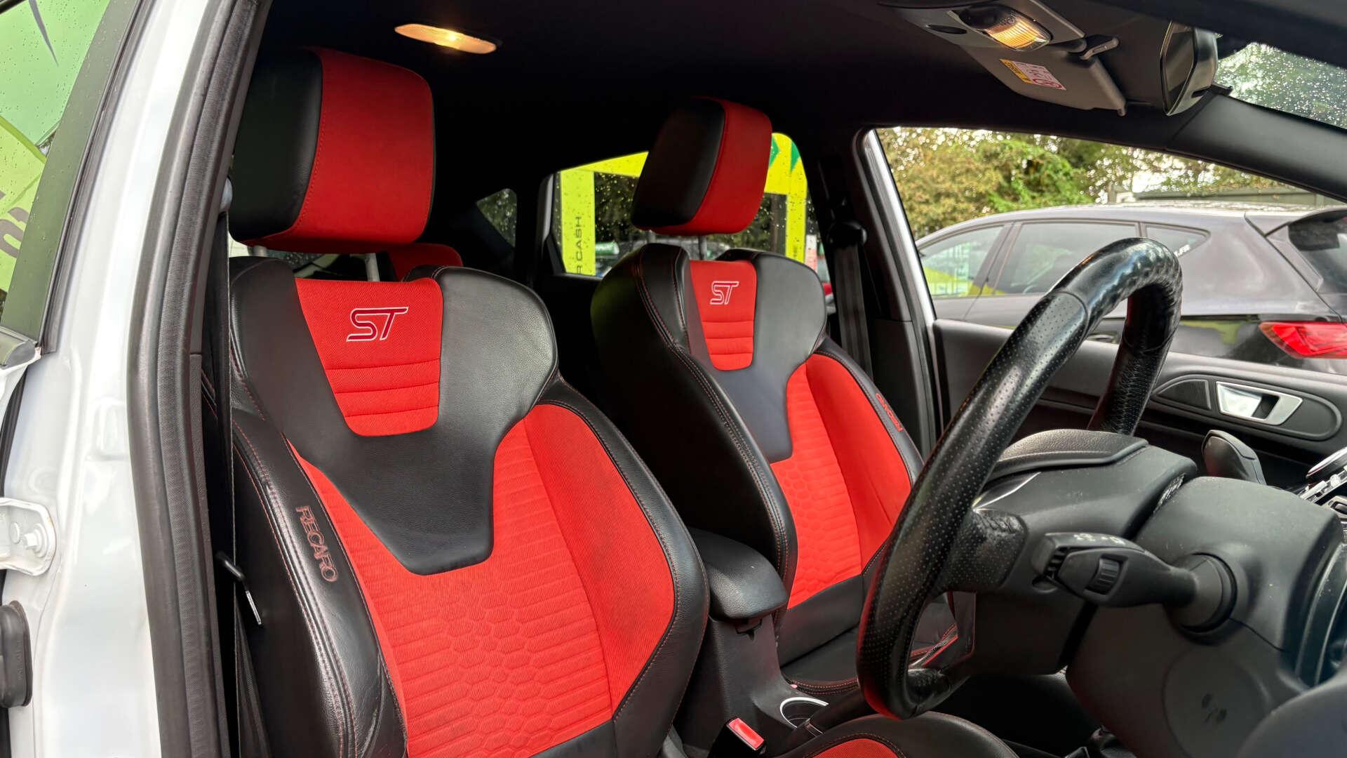 Ford Fiesta view 8