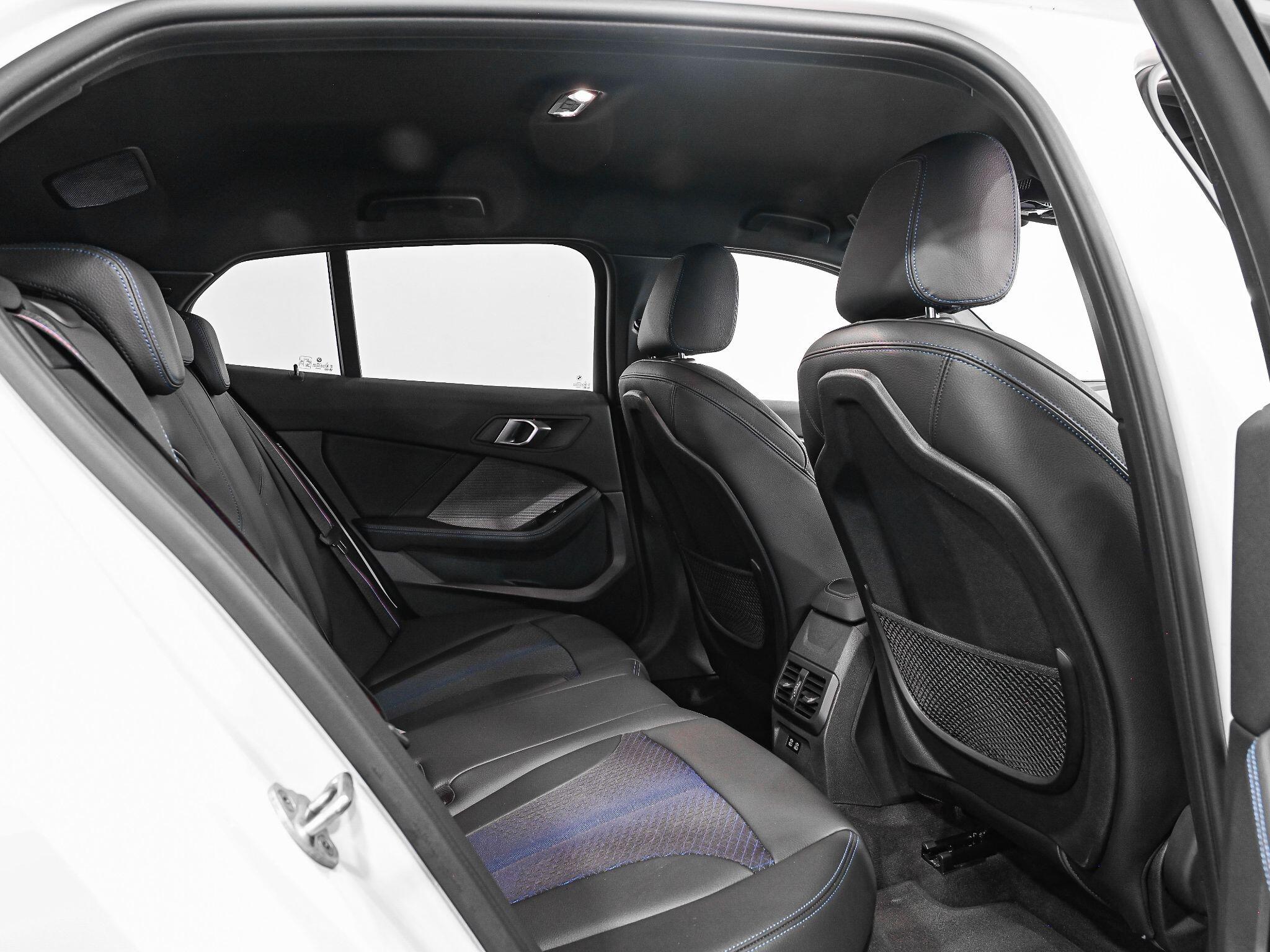 BMW 1 Series view 26