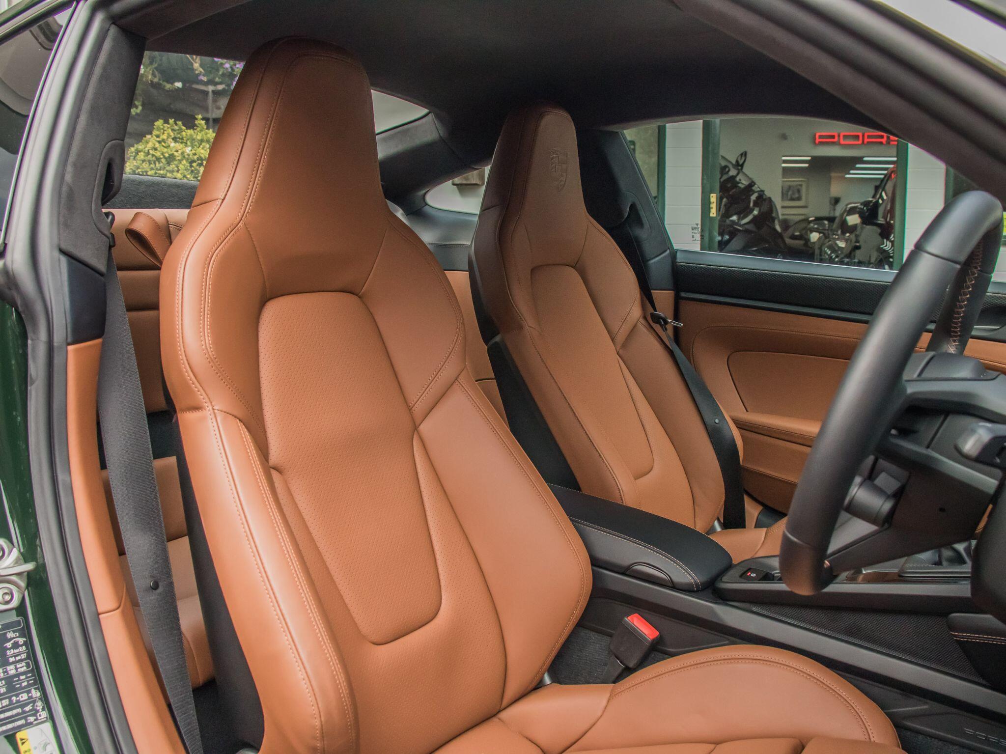 Porsche 911 view 18