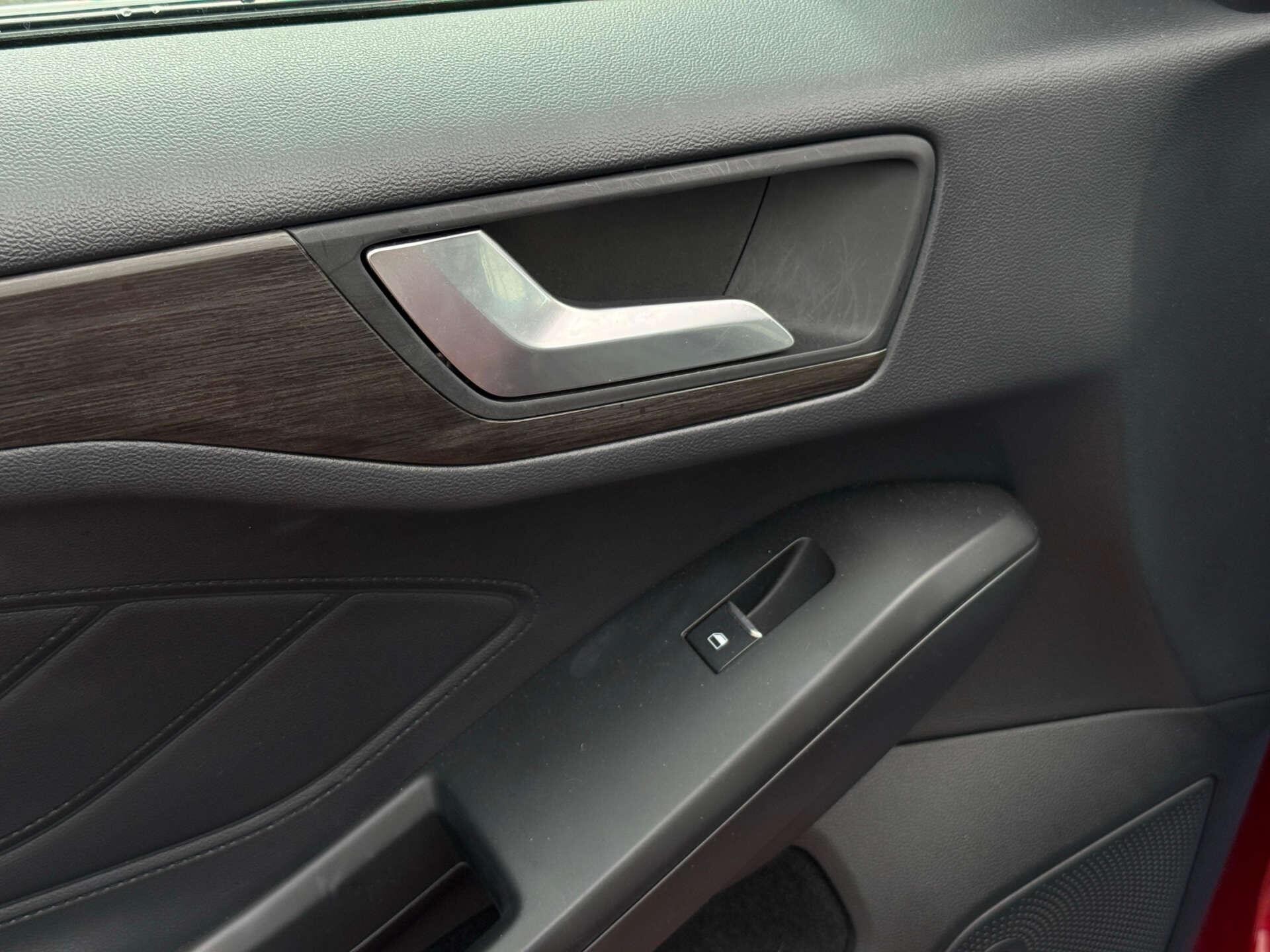 Ford Focus view 45