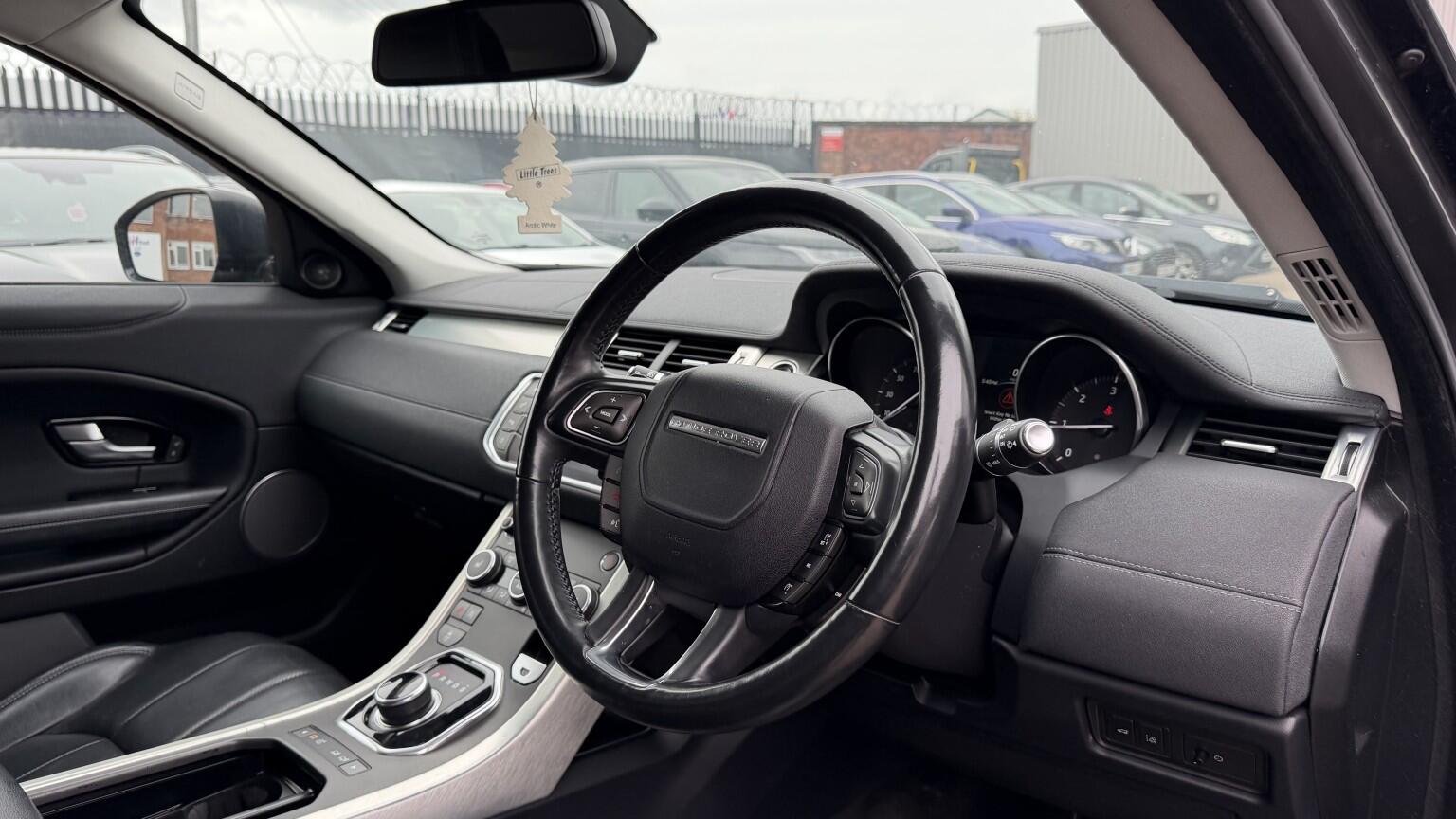 Land Rover Range Rover Evoque view 28