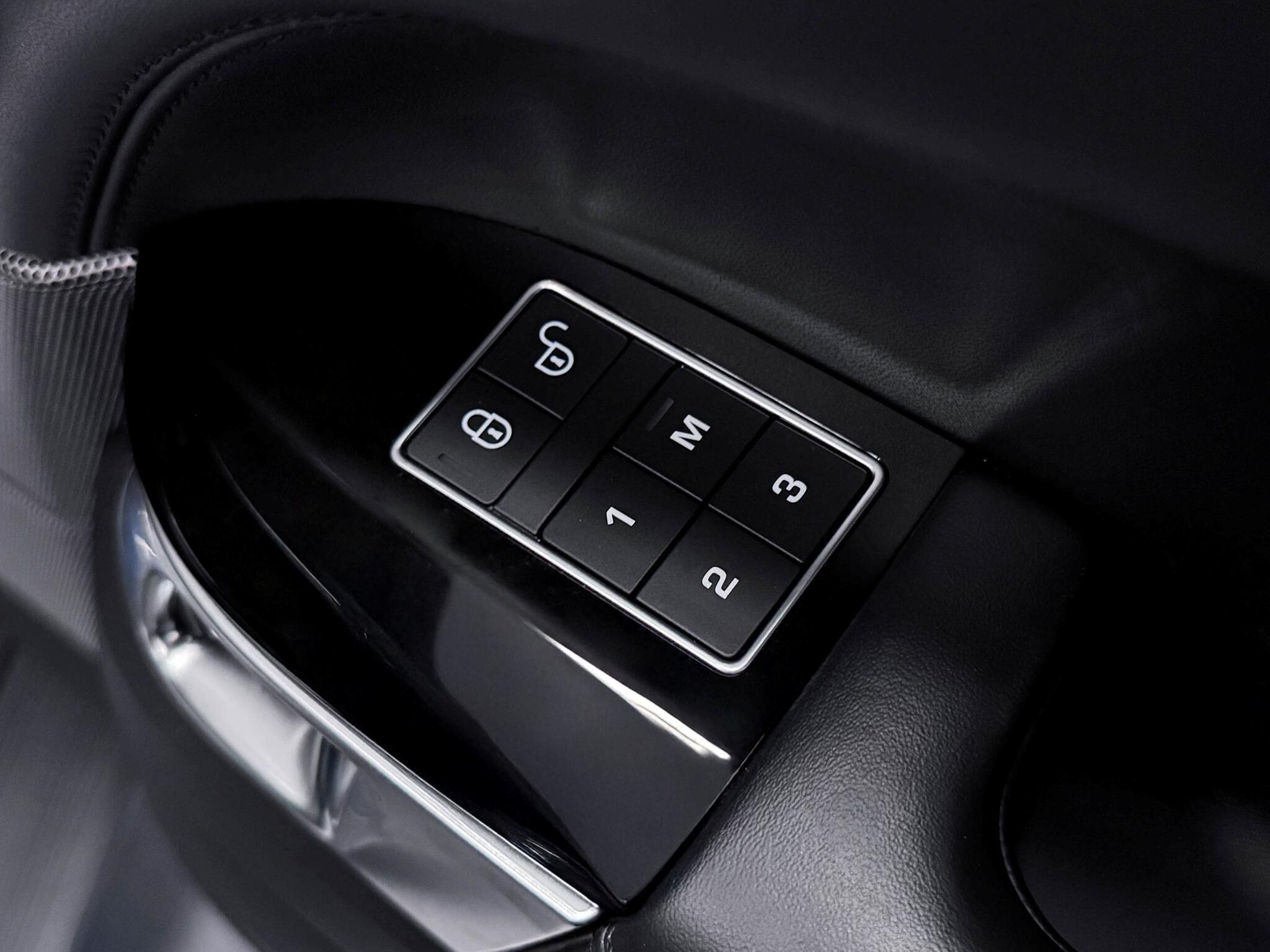 Land Rover Range Rover Sport view 33