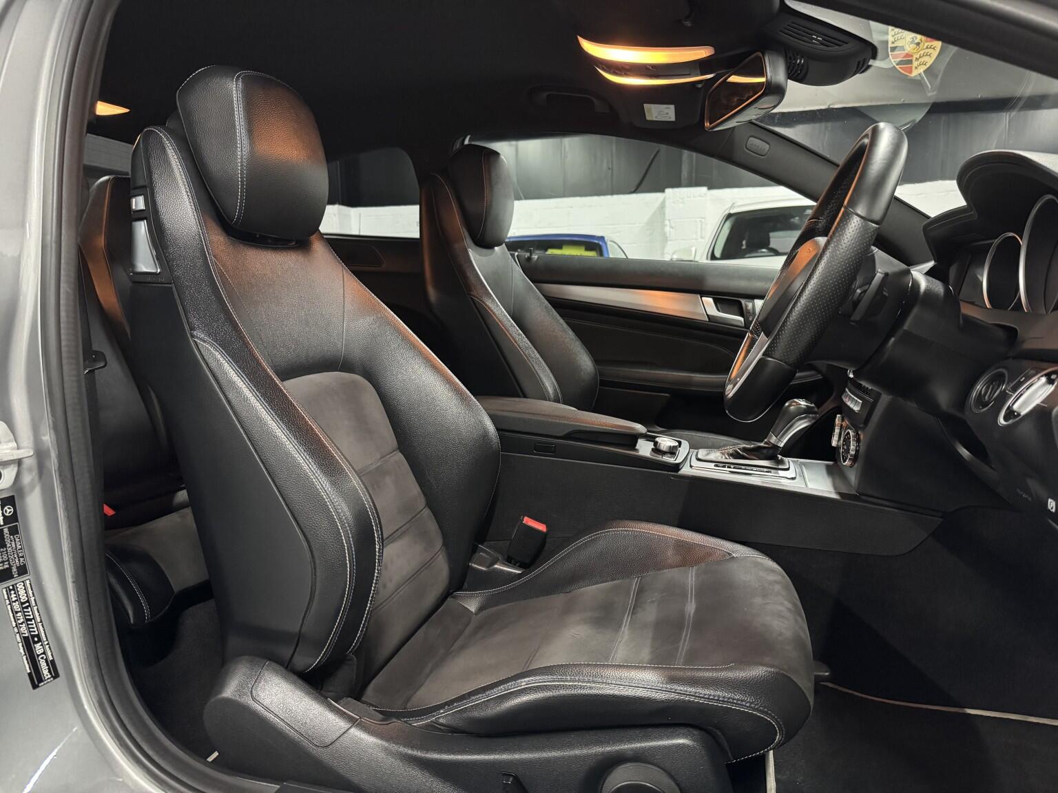 Mercedes-Benz C Class view 12