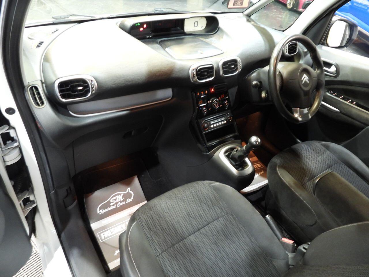 Citroen C3 Picasso view 35
