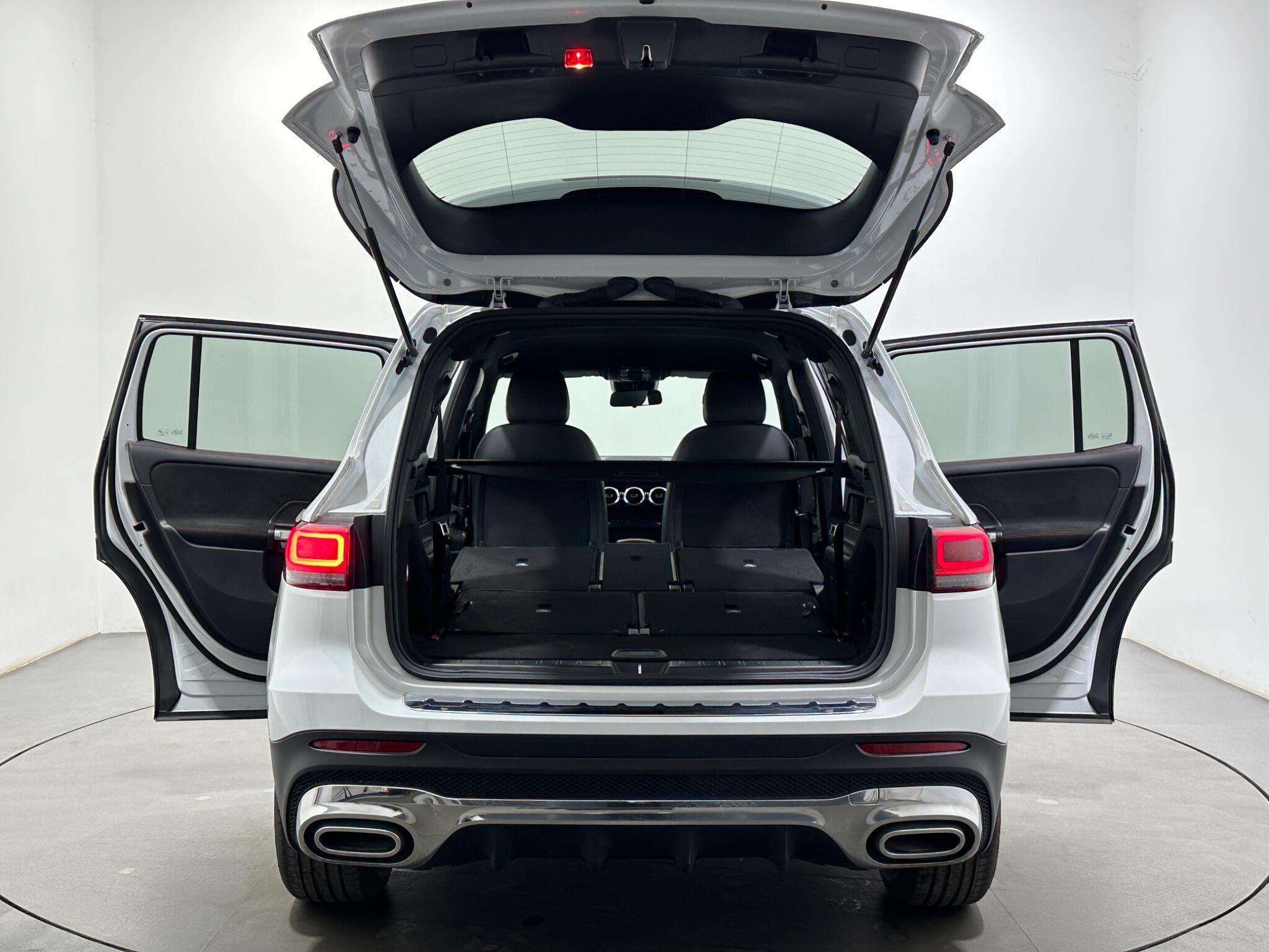 Mercedes-Benz GLB view 47