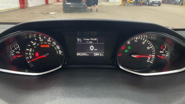Peugeot 308 view 8