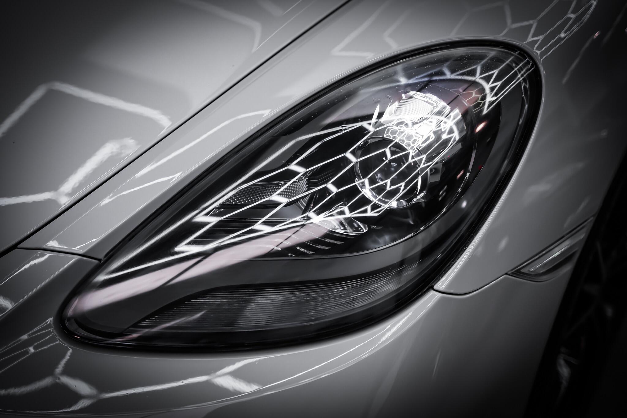 Porsche Cayman view 31