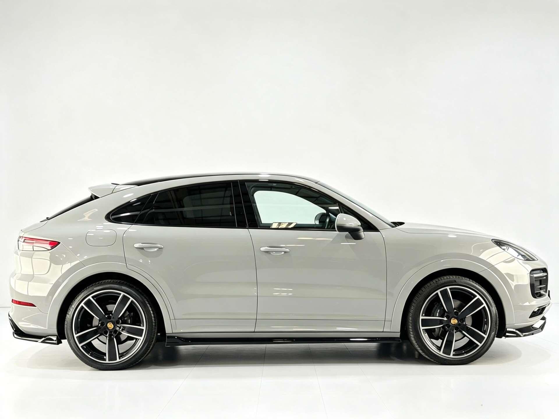 Porsche Cayenne view 12