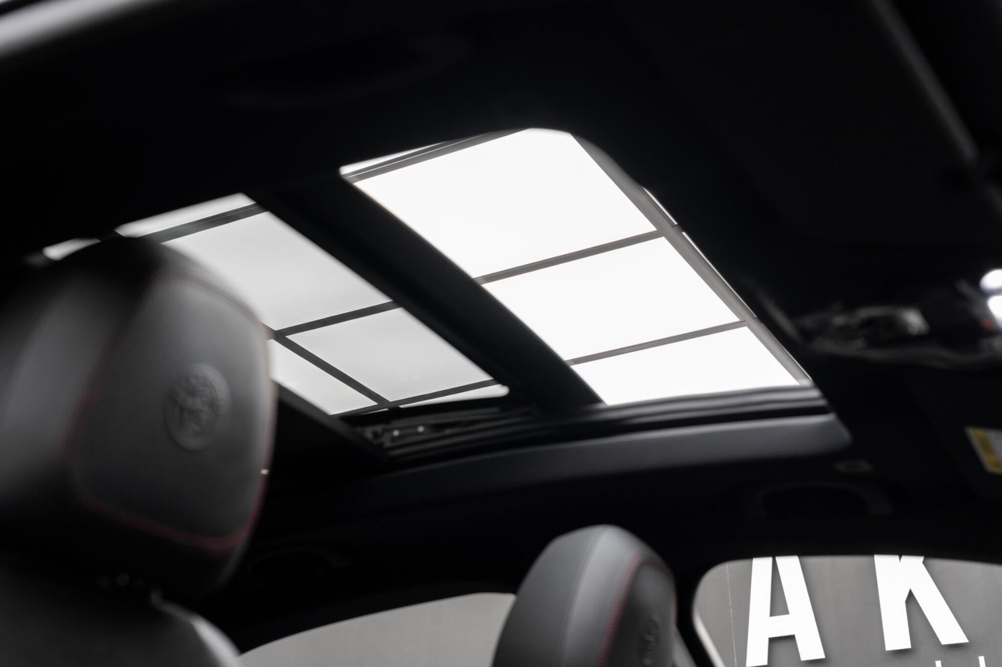 Alfa Romeo Stelvio view 22