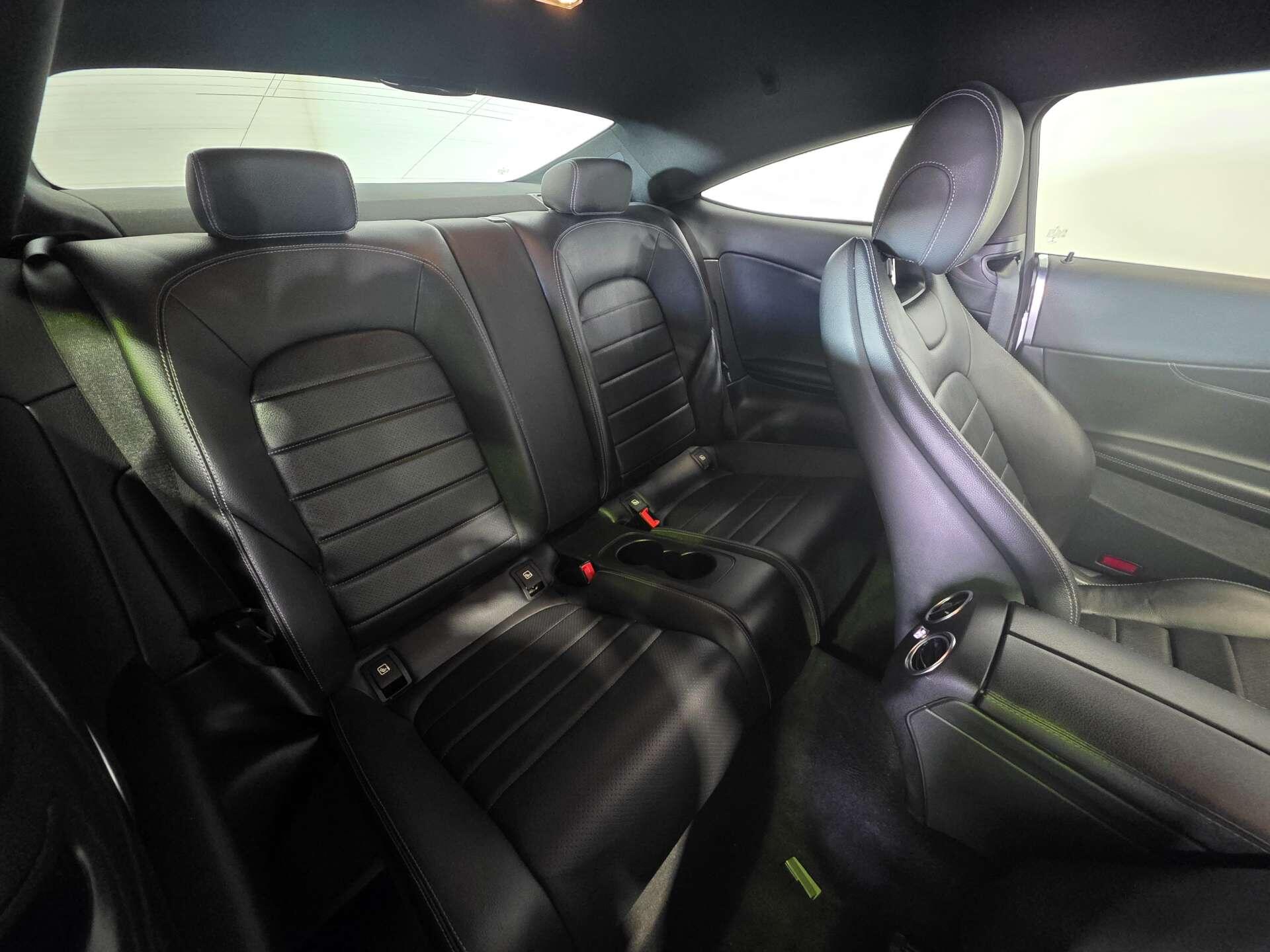Mercedes-Benz C-Class view 36