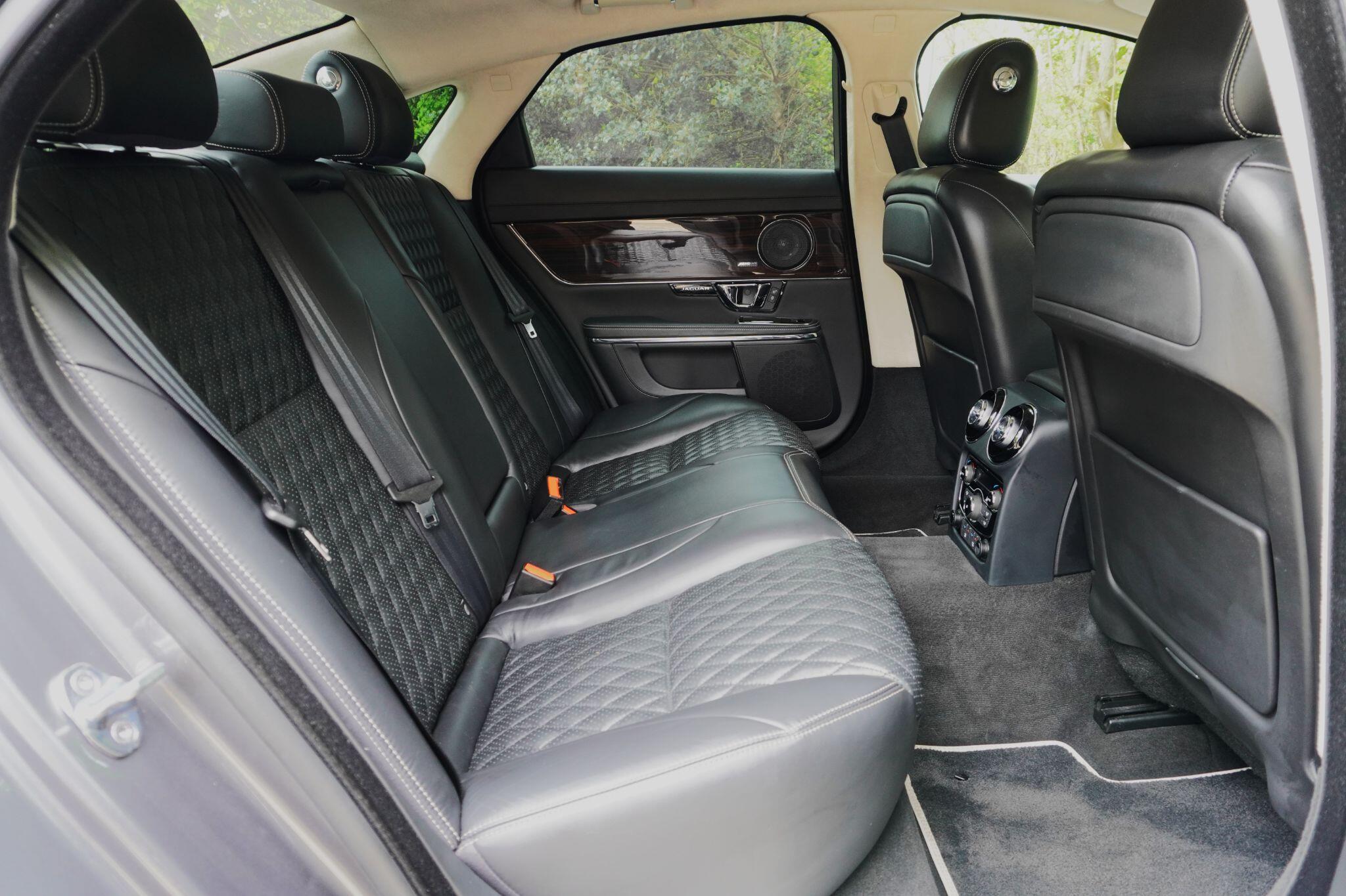 Jaguar XJ view 44