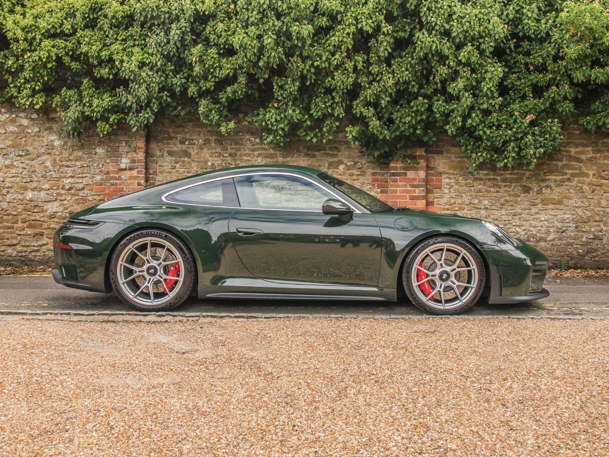 Porsche 911 view 15