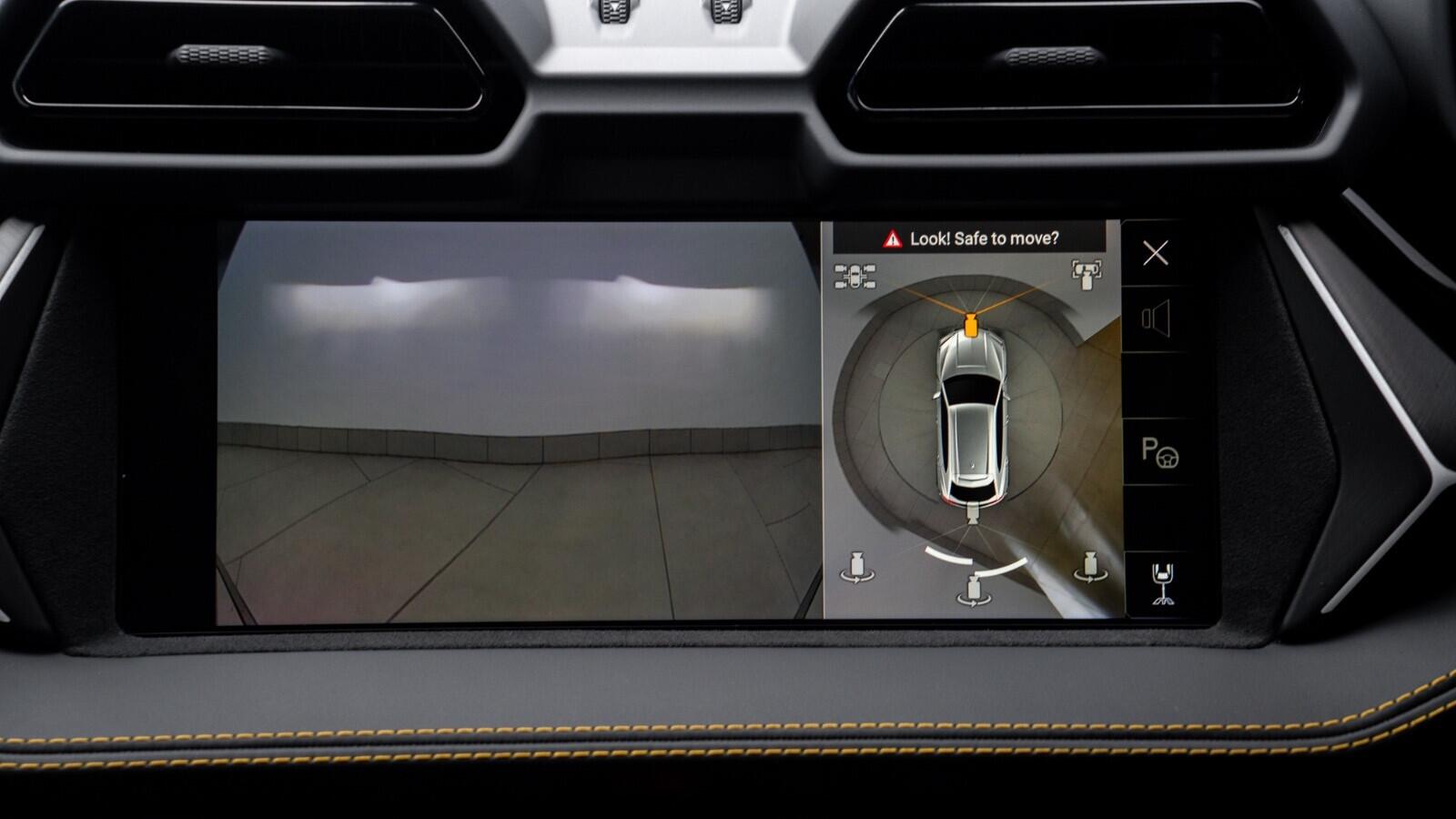 Lamborghini Urus view 21