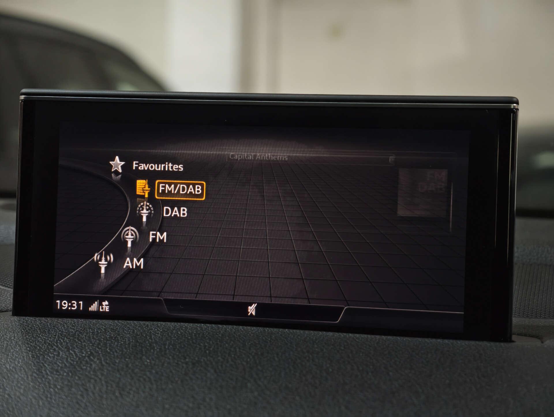 Audi Q7 view 46