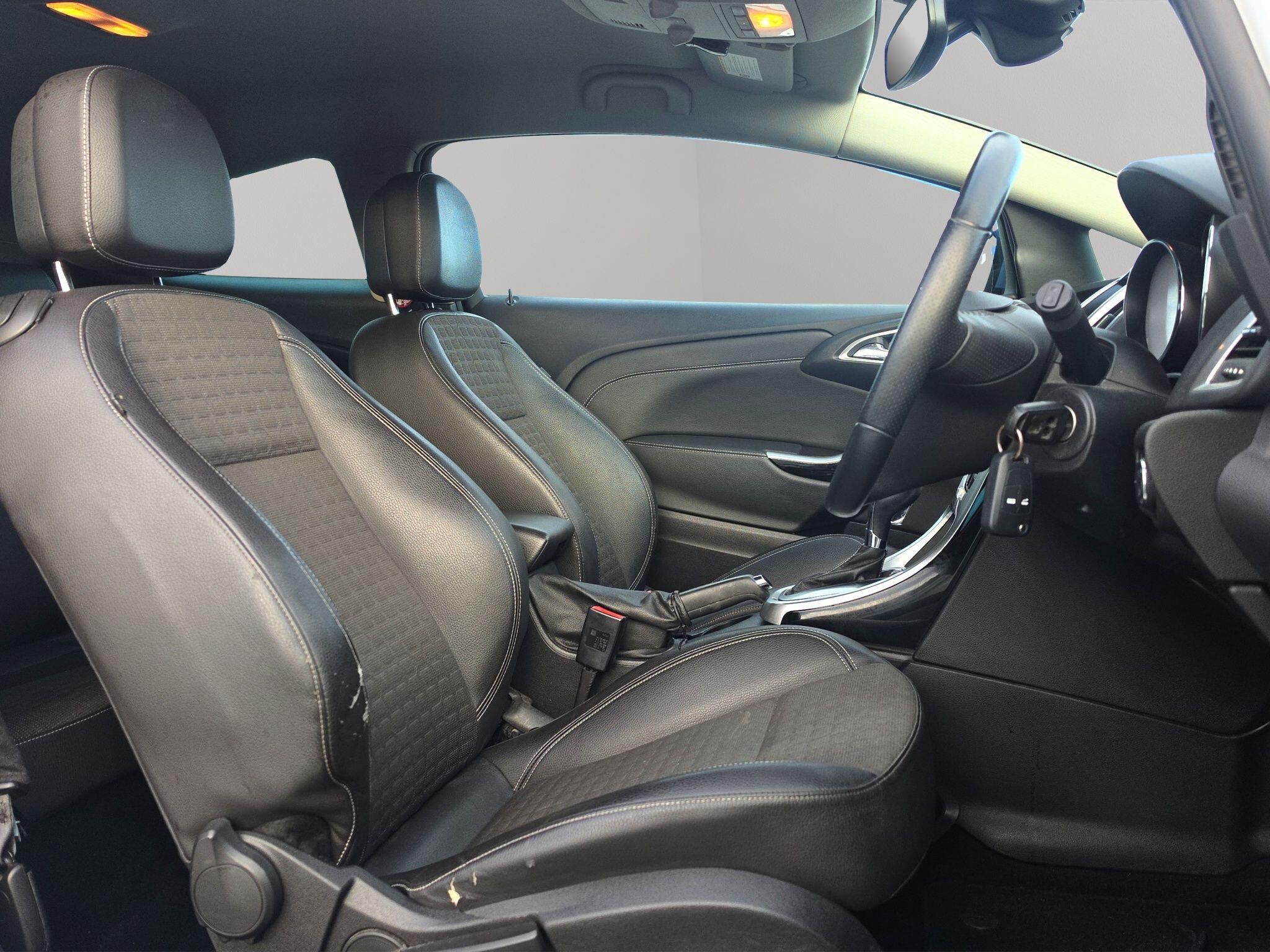 Vauxhall Astra GTC view 11